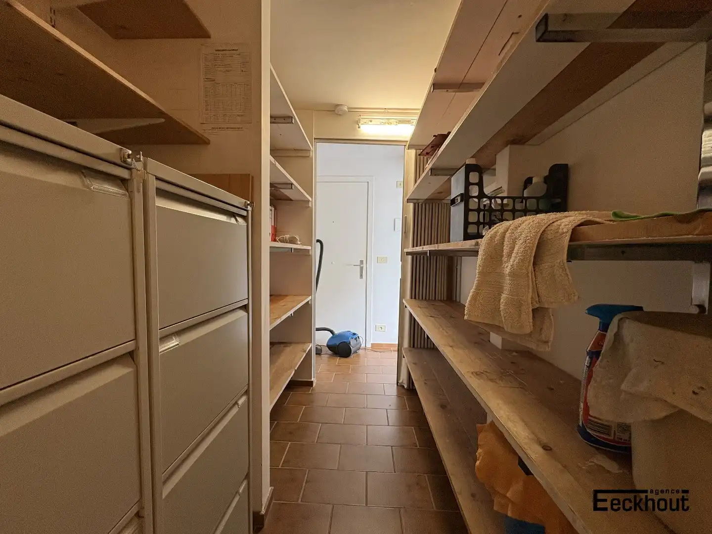 Verzorgde kantoorruimte/studio in centrum Oostende, om de hoek van zeedijk en strand! foto 6