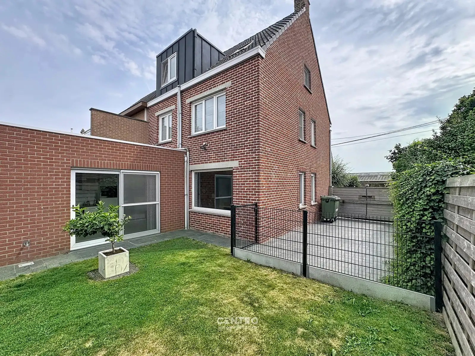 INSTAPKLARE woning met 4 slpks en ZUIDger. tuin! foto 19
