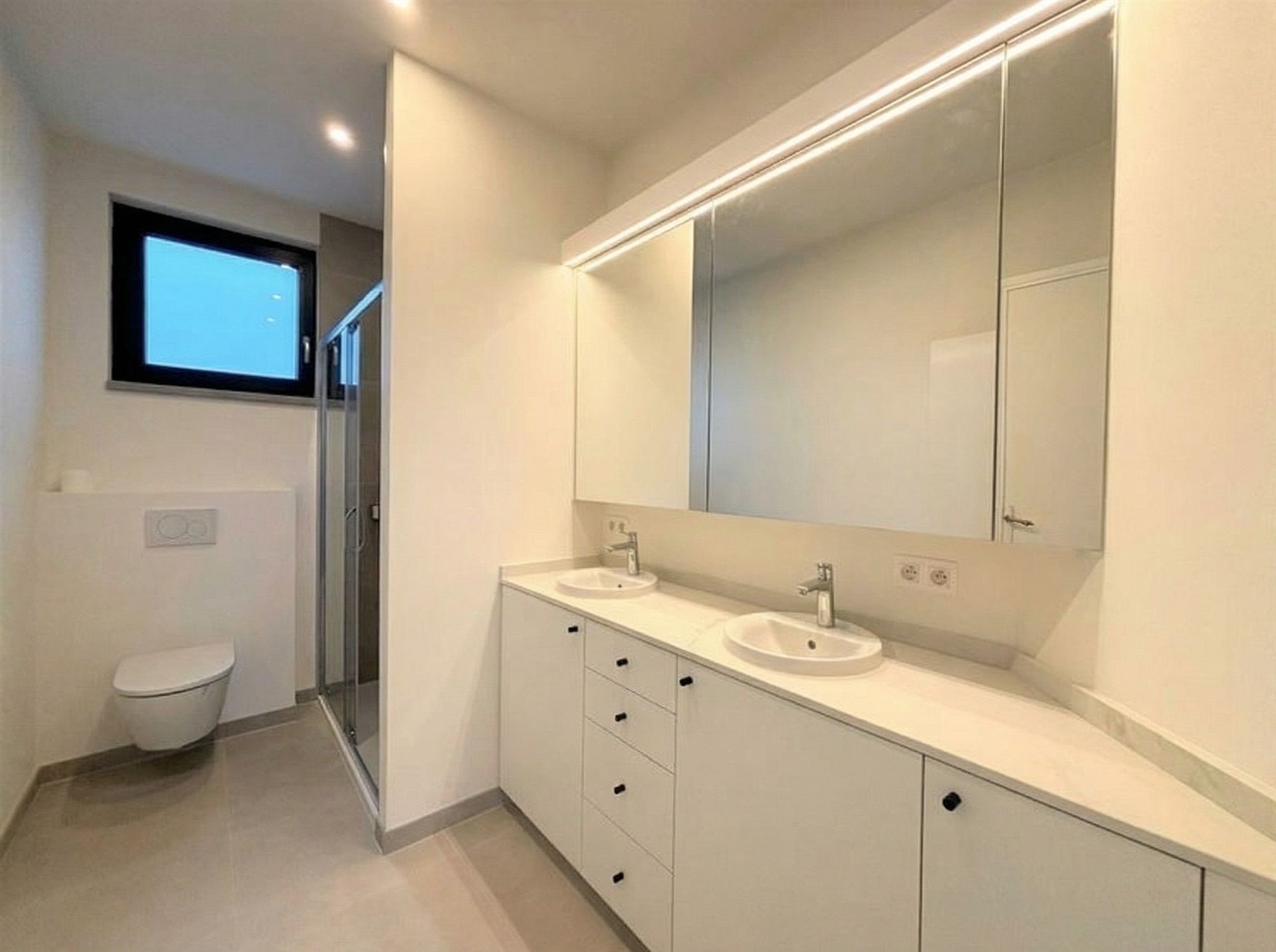 Volledig gereoveerde karakter woning met tuin nabij Brussel  foto 18