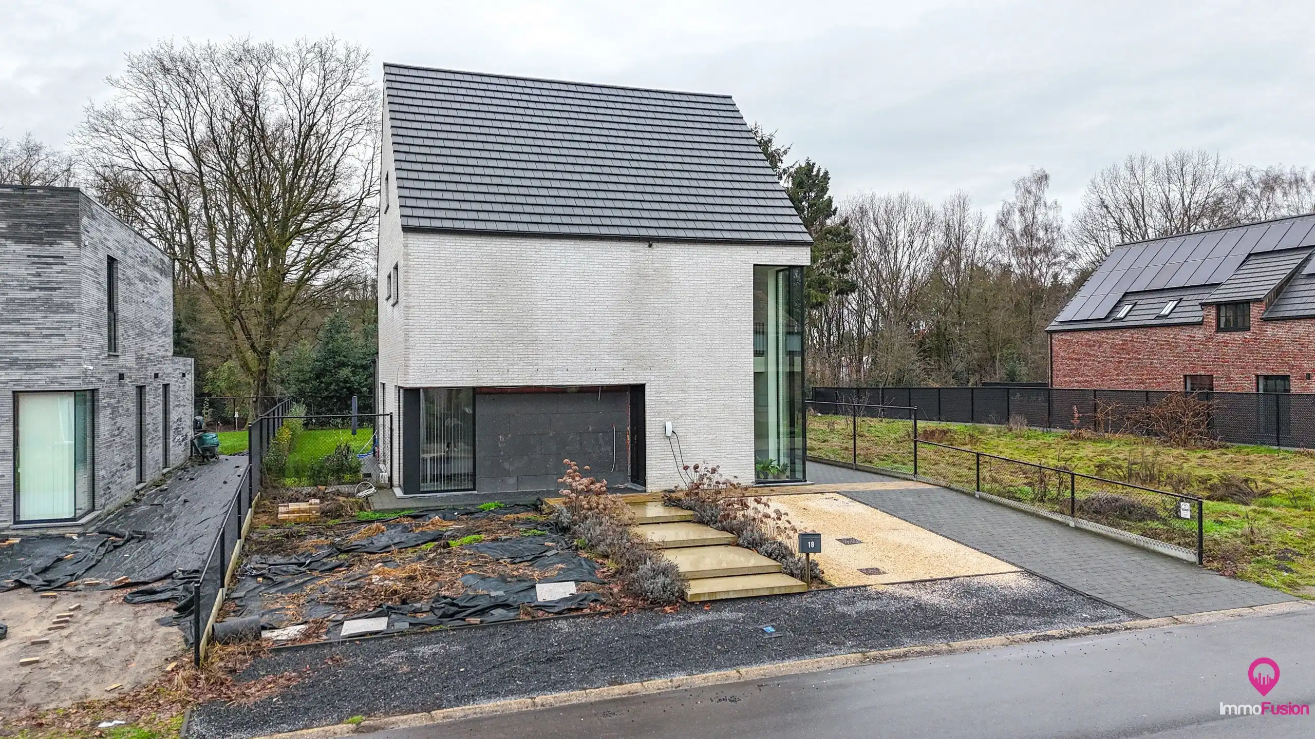 Luxe nieuwbouw van 270m² met 5 slpks en bureau in Koersel! foto 59