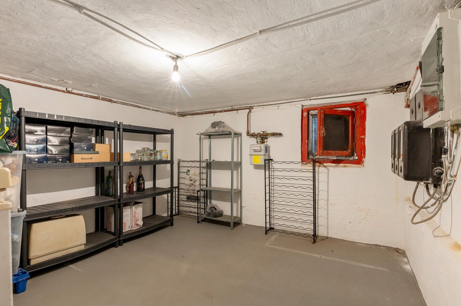 INSTAPKLARE, GOED ONDERHOUDEN RUIME WONING + MAGAZIJN/GARAGE 100 M² foto 34