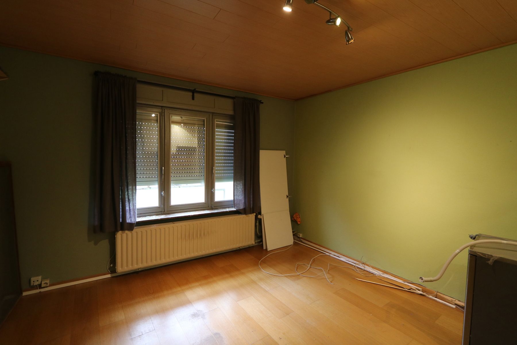 Af te breken of compleet te renoveren woning foto 12