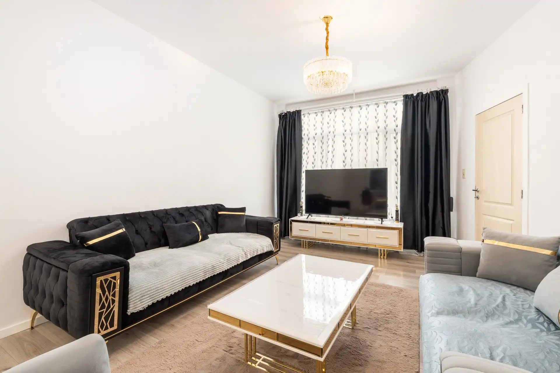 Ruime woning met 4 slaapkamers en veel mogelijkheden foto 3