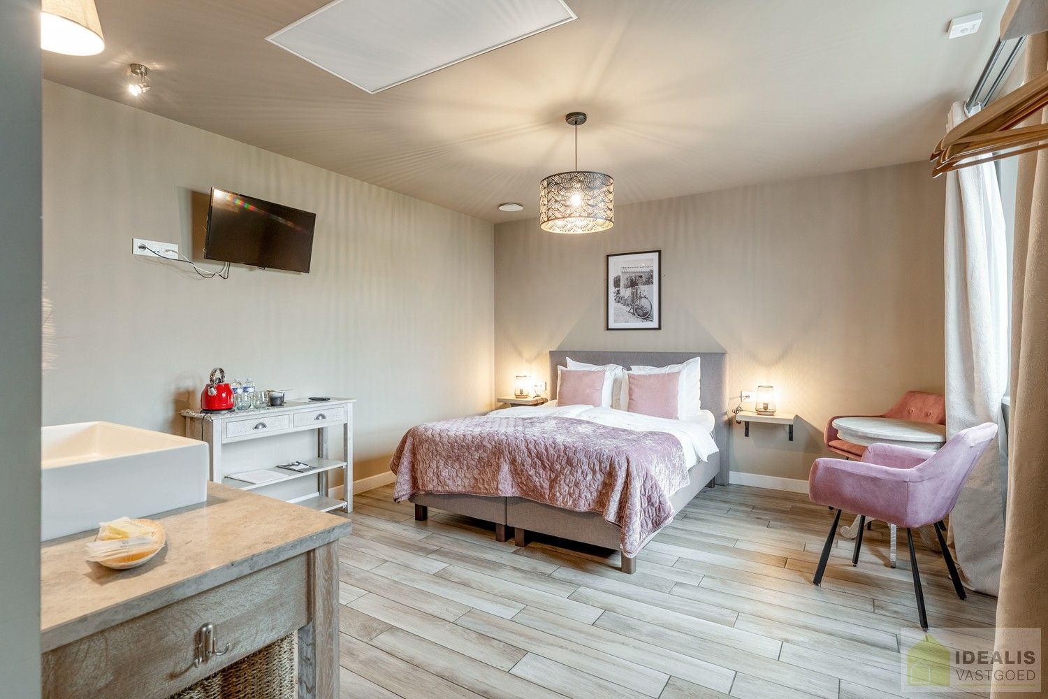 IDEALIS VASTGOED – Prachtige, stijlvolle woning mét B&B-gedeelte, van maar liefst +-315m² foto 23