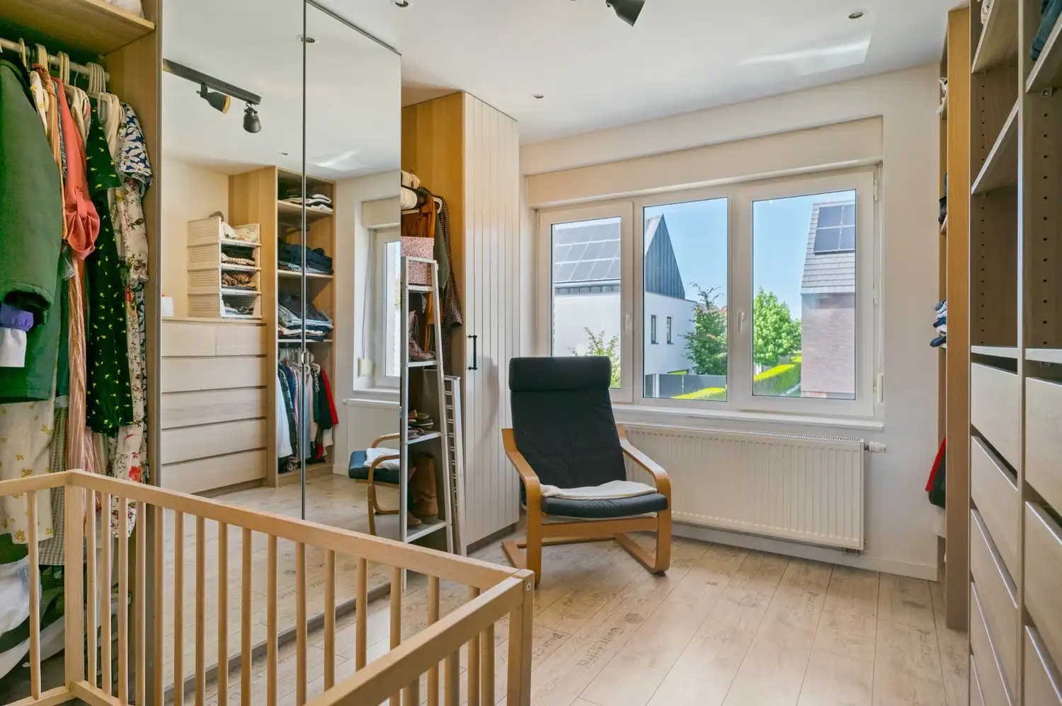 Recent gerenoveerde woning met 4 slaapkamers en ruime tuin foto 17