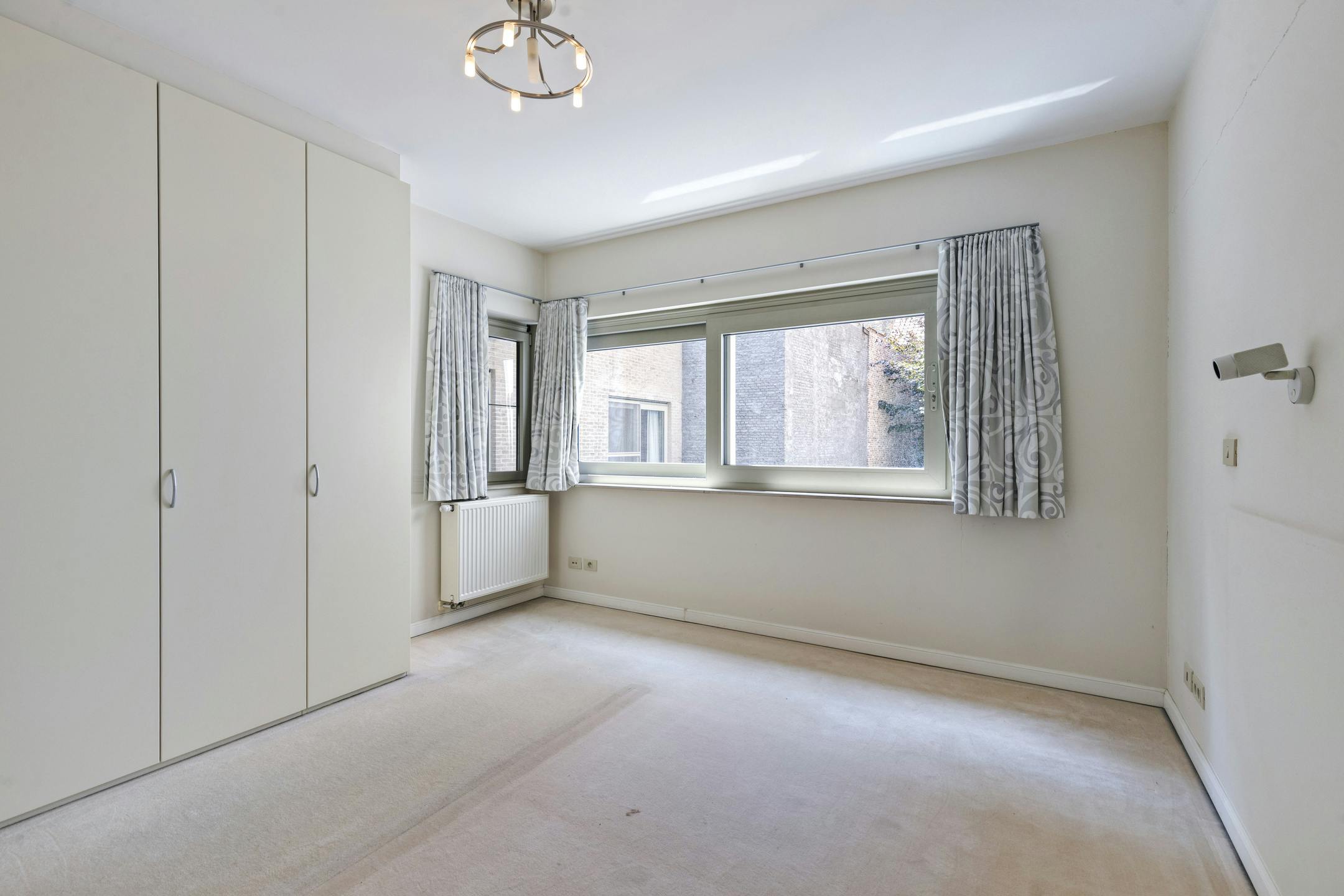 Ruim appartement in het historisch hart van Brugge foto 12