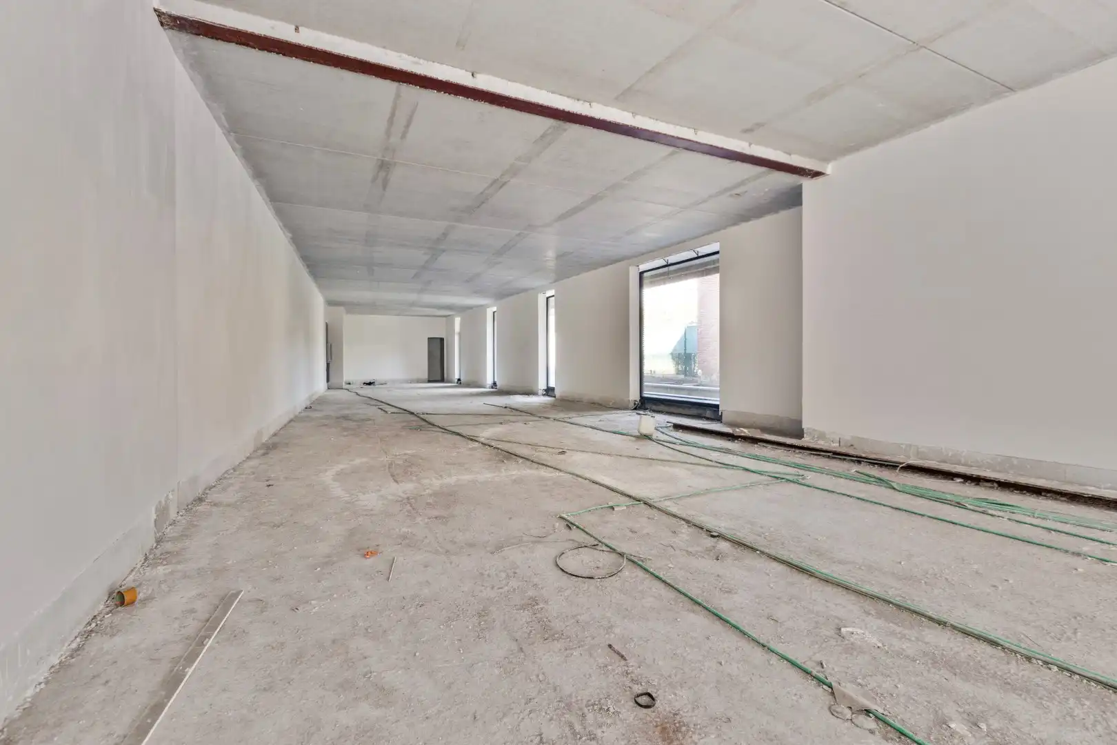 GELIJKVLOERS HANDELSPAND met KELDERRUIMTE TE KOOP/TE HUUR OP A-LOCATIE IN HOUTHALEN CENTRUM   foto 12