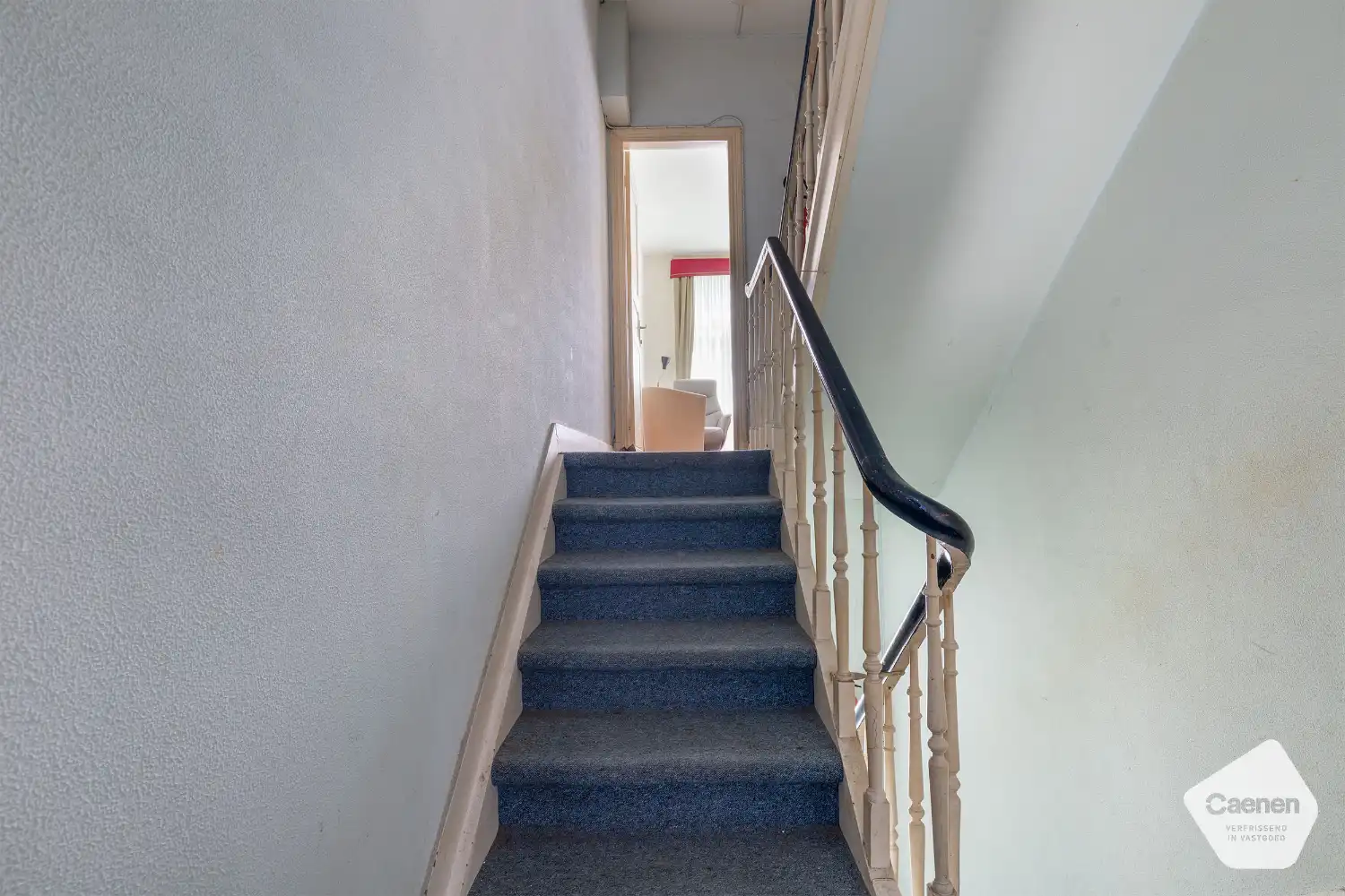 Te renoveren tweeslaapkamerappartement nabij het centrum en het strand foto 8