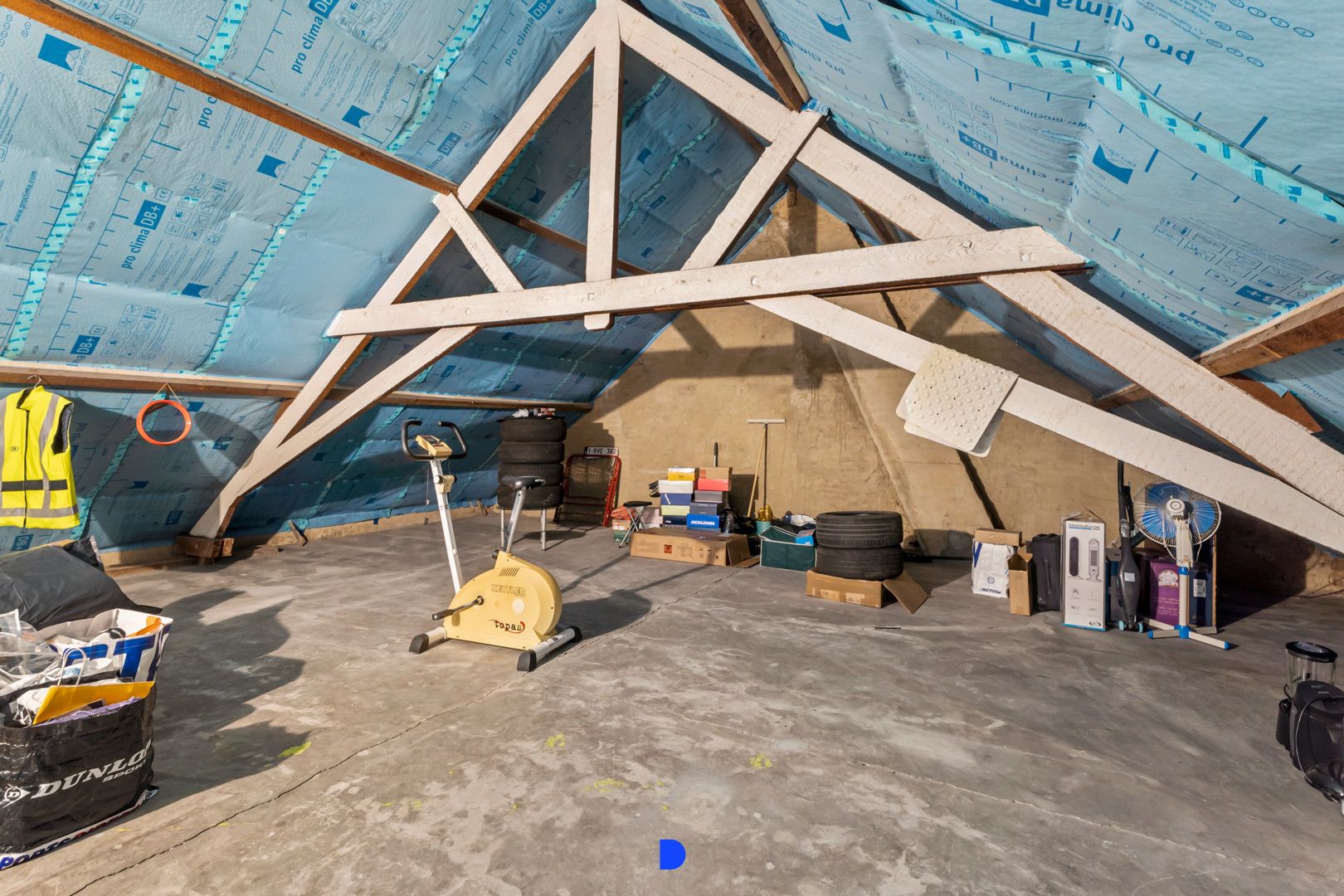 Instapklare kantoorruimte met appartement centrum Meulebeke foto 18