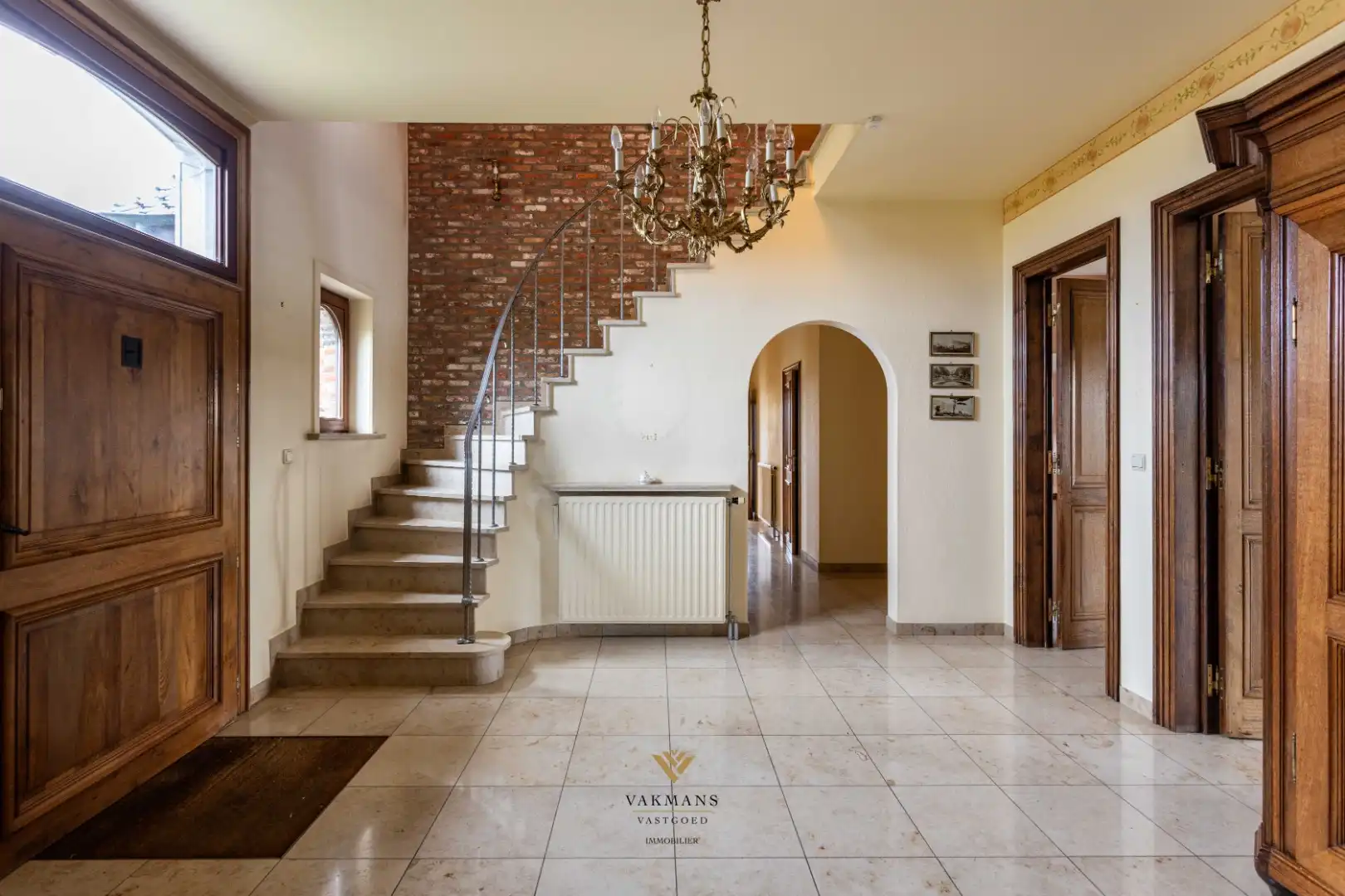 Elegante villa op 5000 m² op een gegeerde locatie foto 4