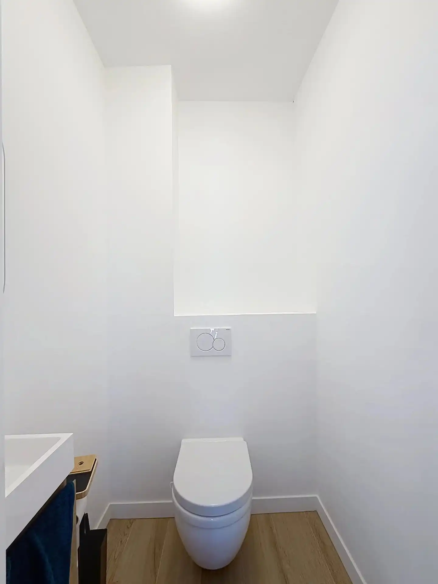 Volledig gerenoveerde woning met 4 slaapkamers op een groot perceel. foto 3