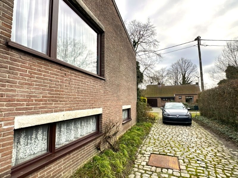 Ruime woning met 3 slaapkamers, garage en tuin – rustige ligging foto 4