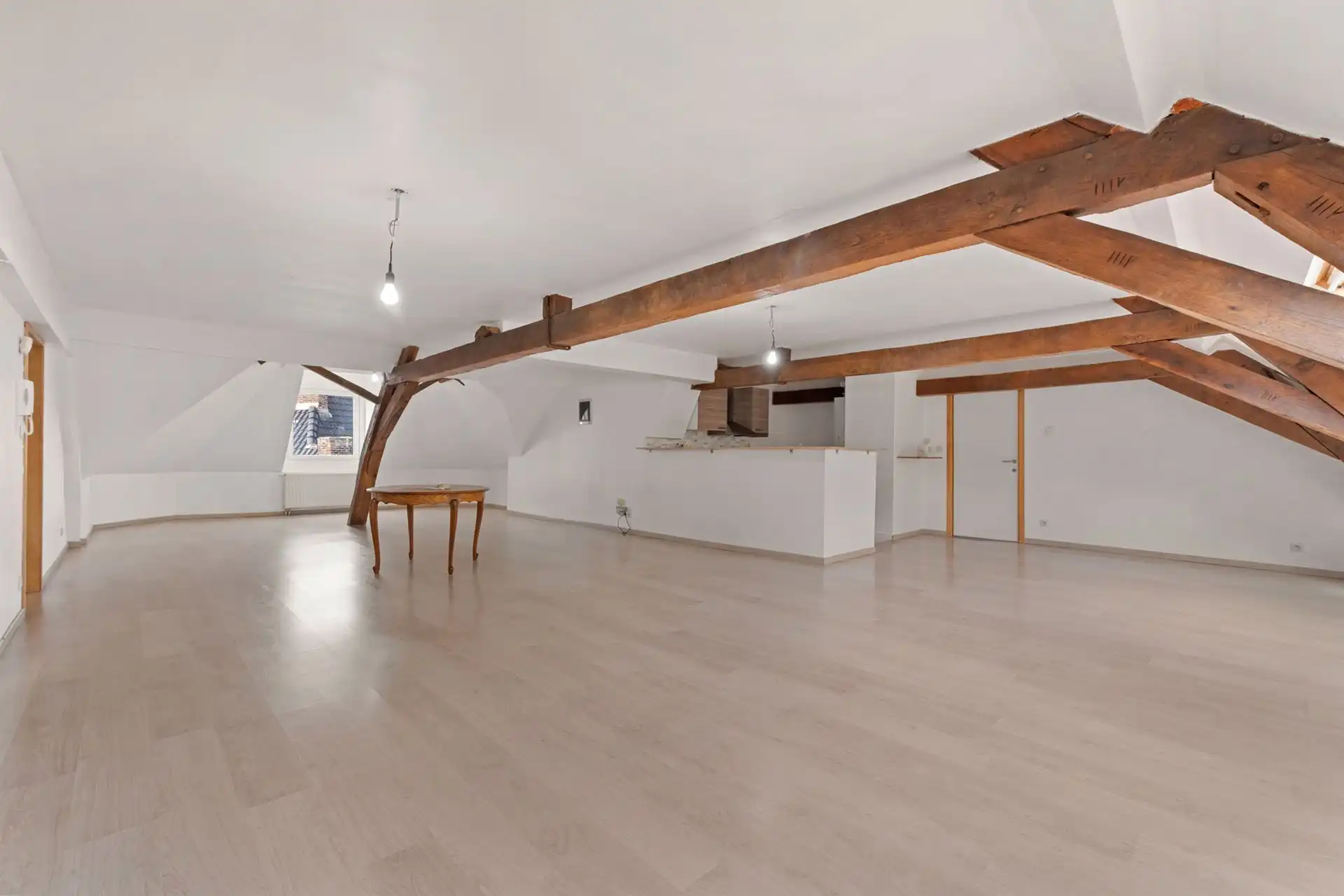 Ruim appartement met 3 slk van 164 m² met kelder foto 3