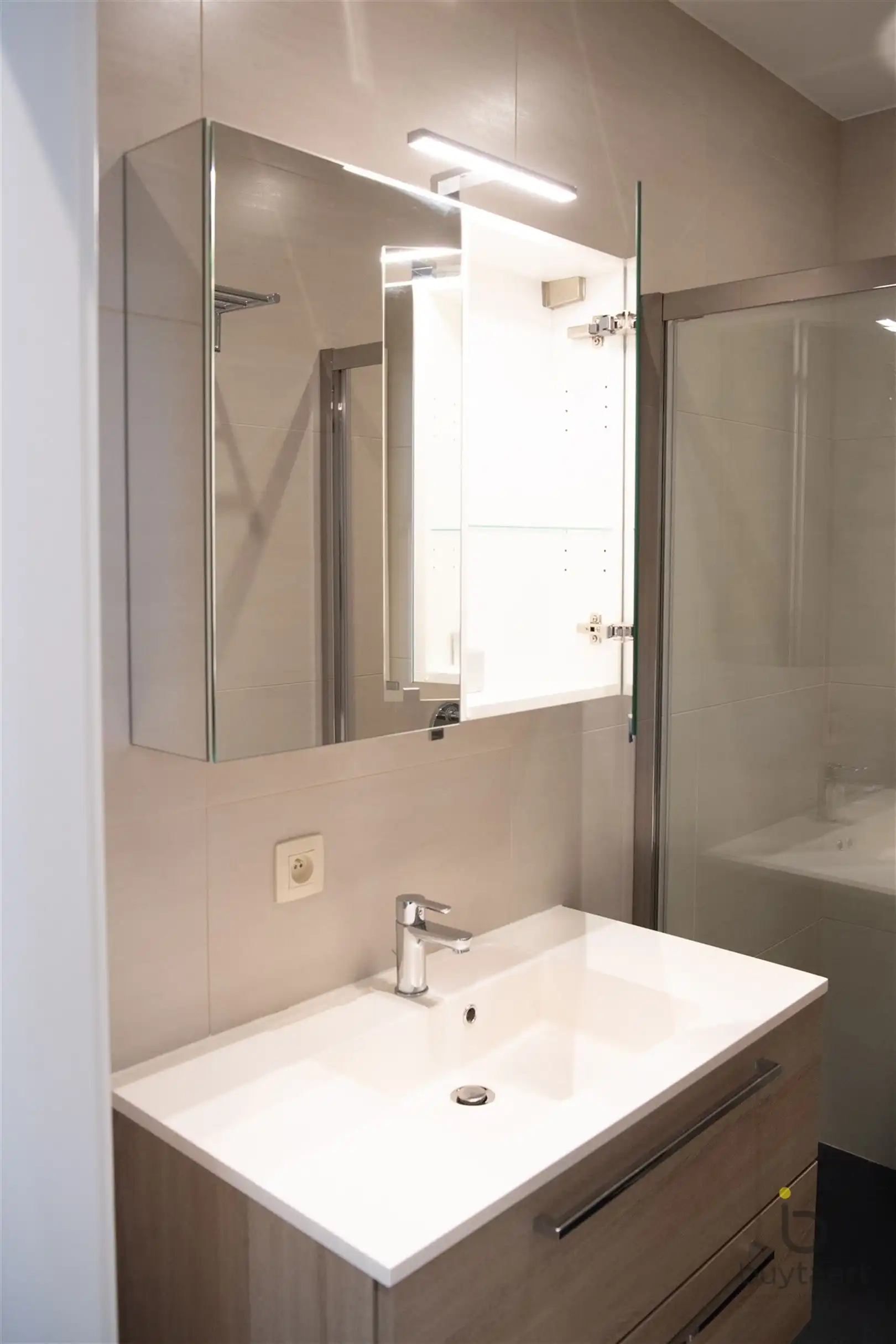 TOP ONDERHOUDEN DAKAPPARTEMENT IN HARTJE SCHILDE MET RUIM ZONNIG TERRAS! foto 26