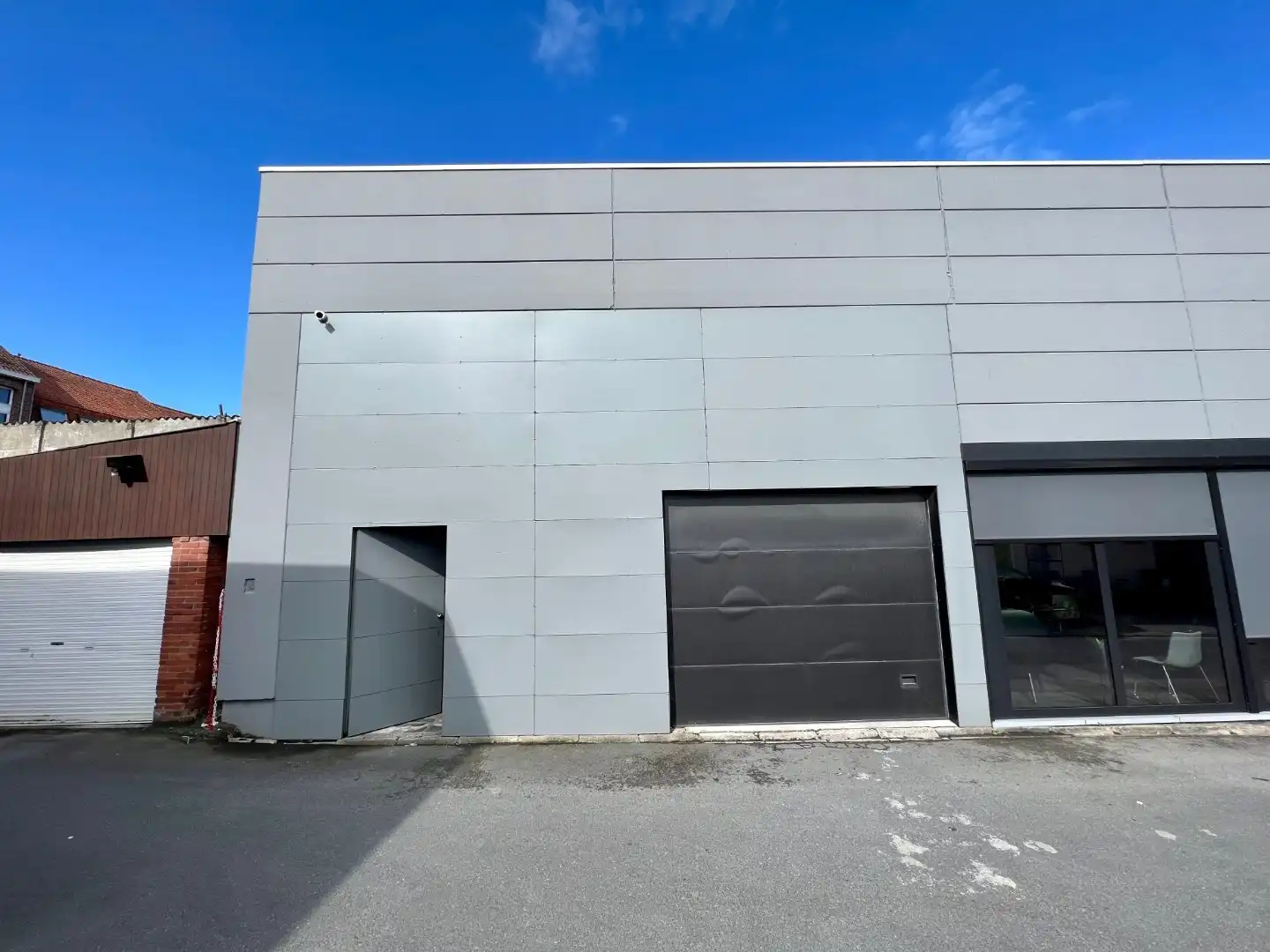 LOODS (180m²) TE HUUR OP INVALSWEG foto {{pictureIndex}}