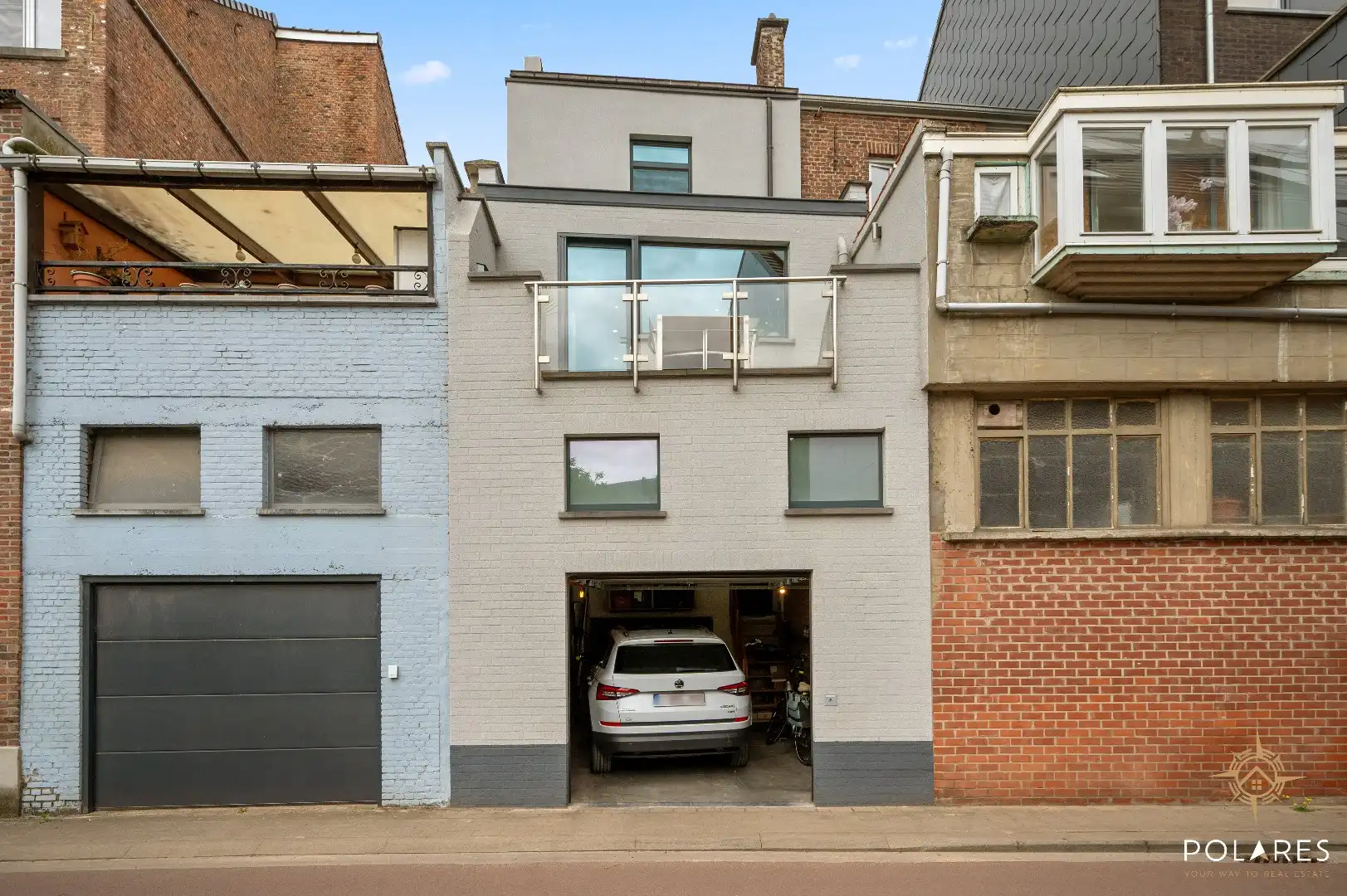 Ruime woning met 4 slaapkamers op toplocatie foto 2