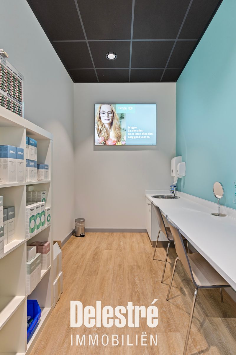 Opbrengsteigendom verhuurd aan PEARLE OPTICIENS  foto 15