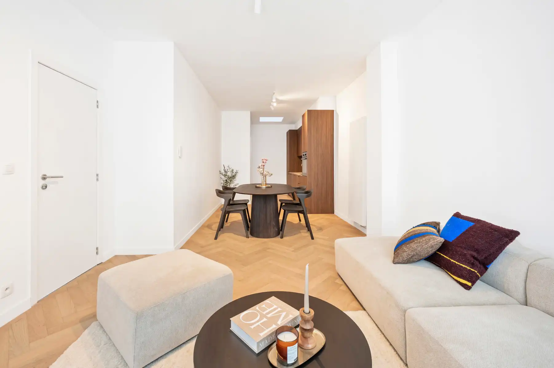 Gerenoveerd appartement met twee slaapkamers en terras foto 4