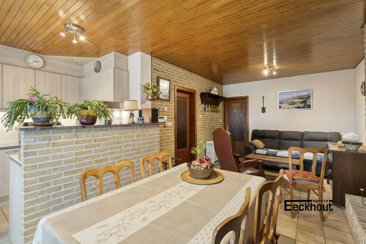 Gezellig appartement met 2 slaapkamers en ruime tuin met garage. foto 3