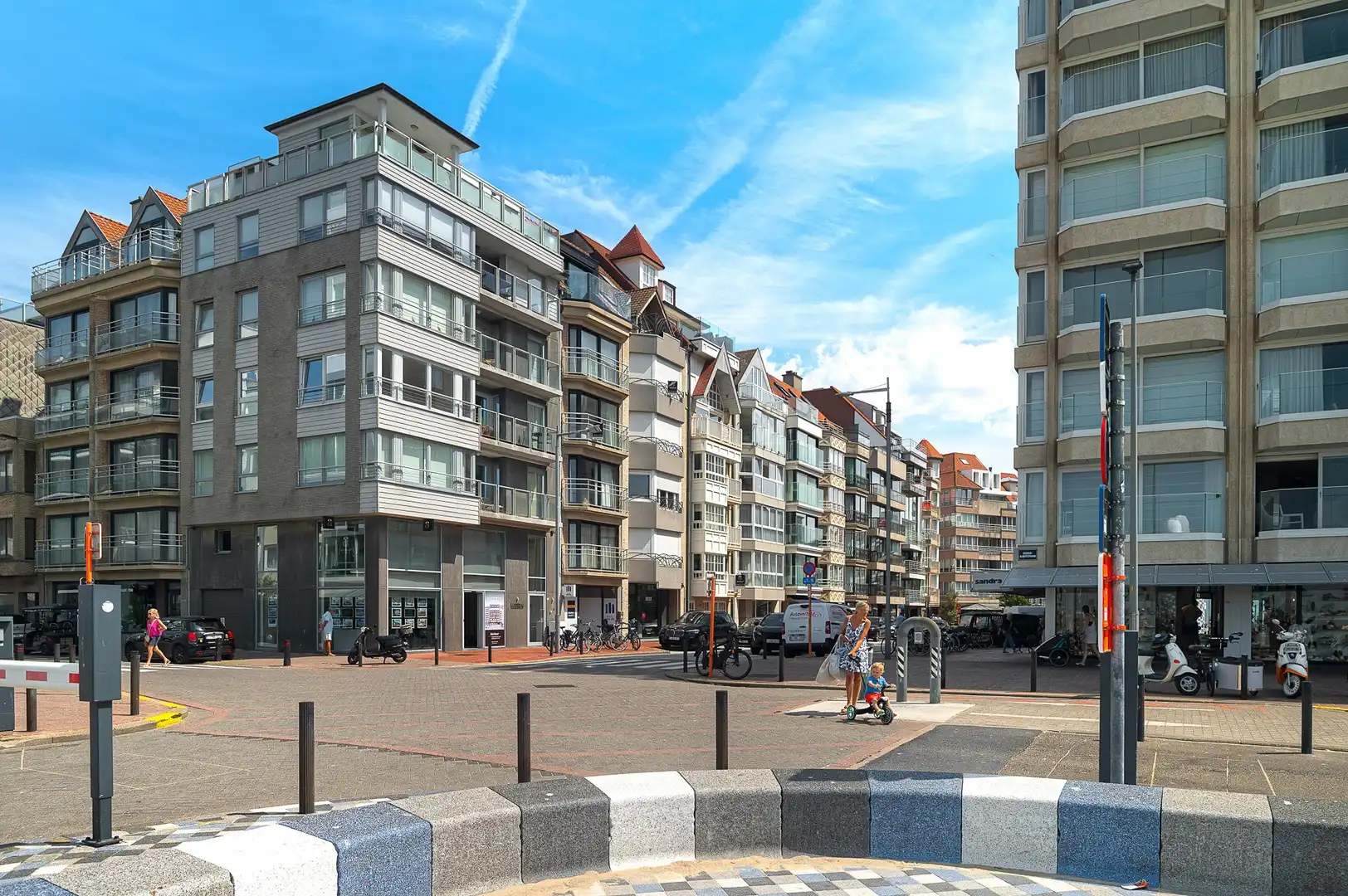 Instapklaar gemeubeld appartement met zeezicht. foto 4