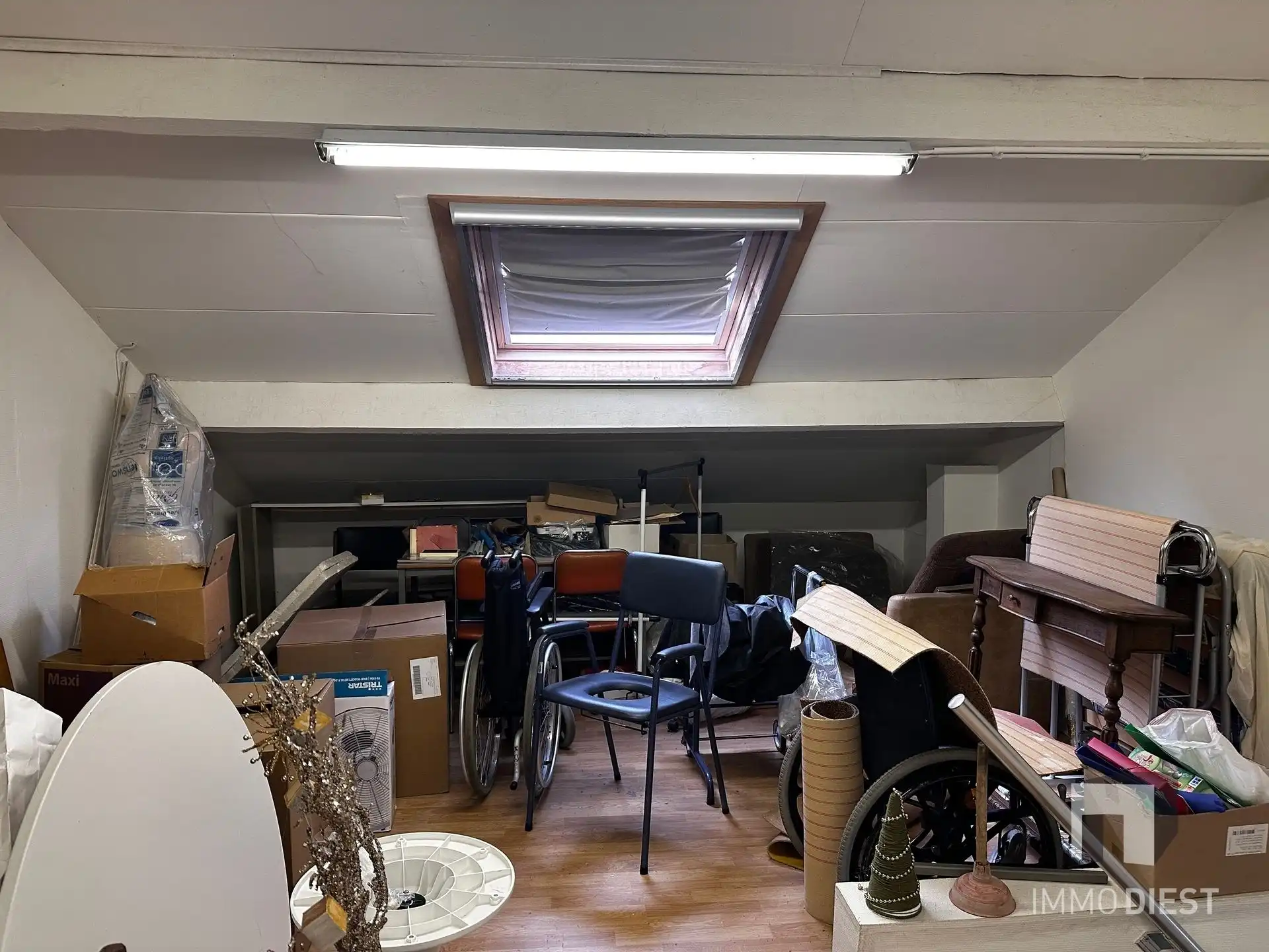 Gezinswoning met 4 slaapkamers en mooie tuin foto 27