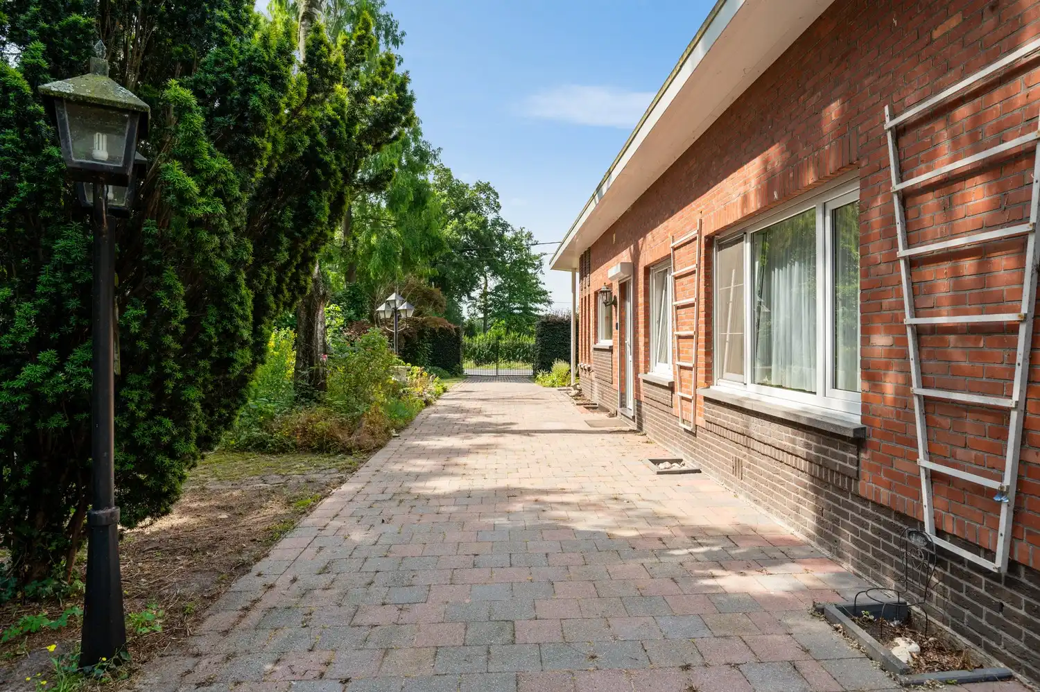 Te renoveren, alleenstaande laagbouwwoning met 3 slaapkamers op fantastisch perceel in Kalmthout! foto 13