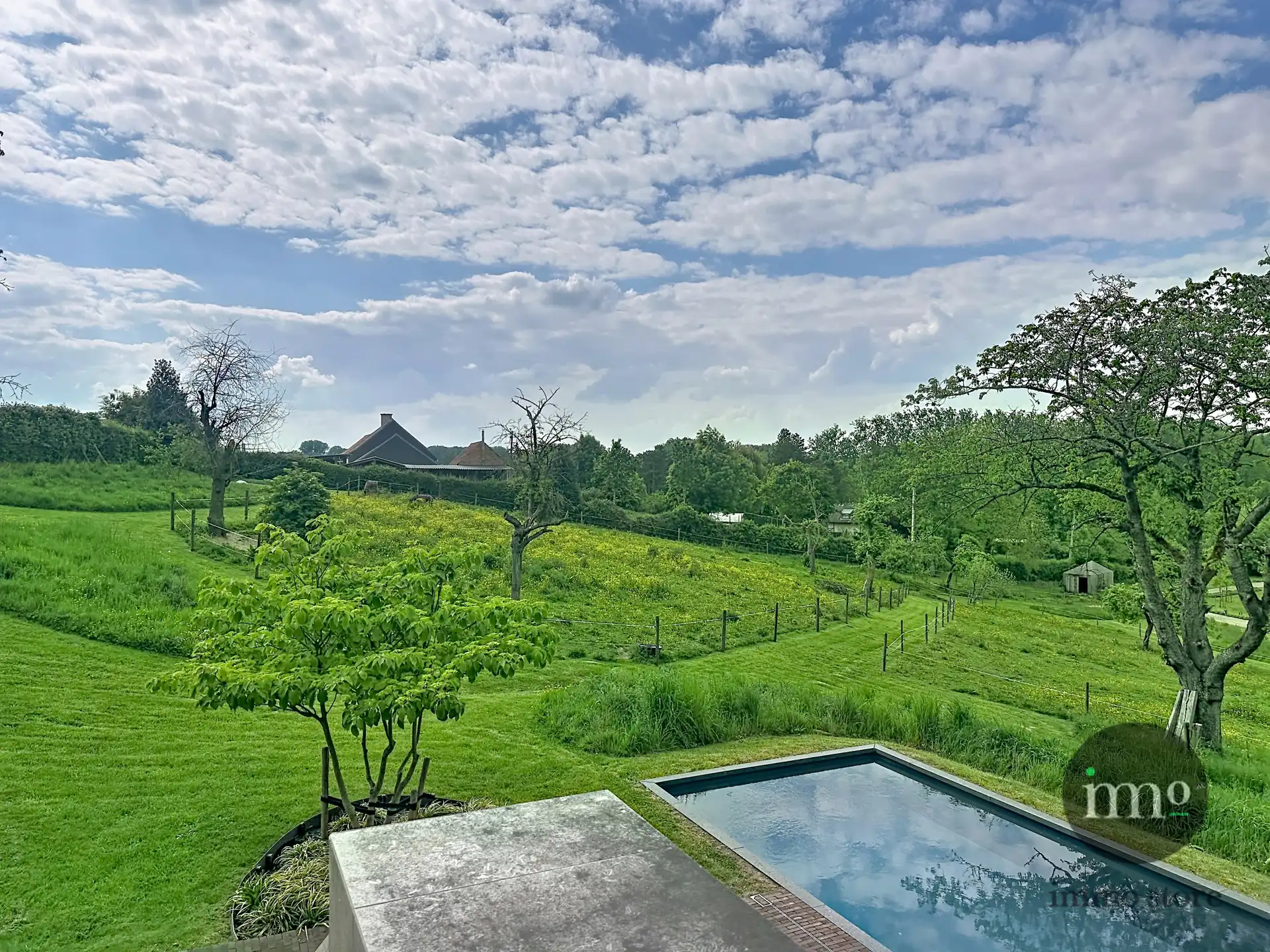 Stijlvol wonen in een uitzonderlijk groene setting foto 11