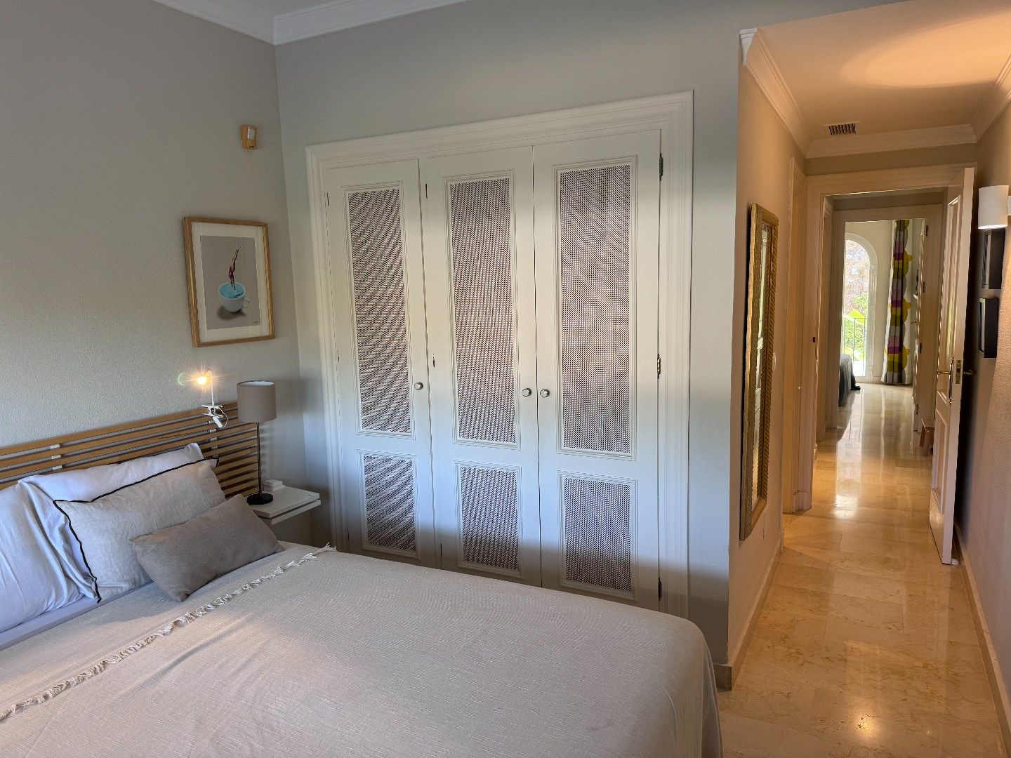 Aangenaam instapklaar en bemeubeld appartement op de golf van La Quinta, Benahavis. foto 6