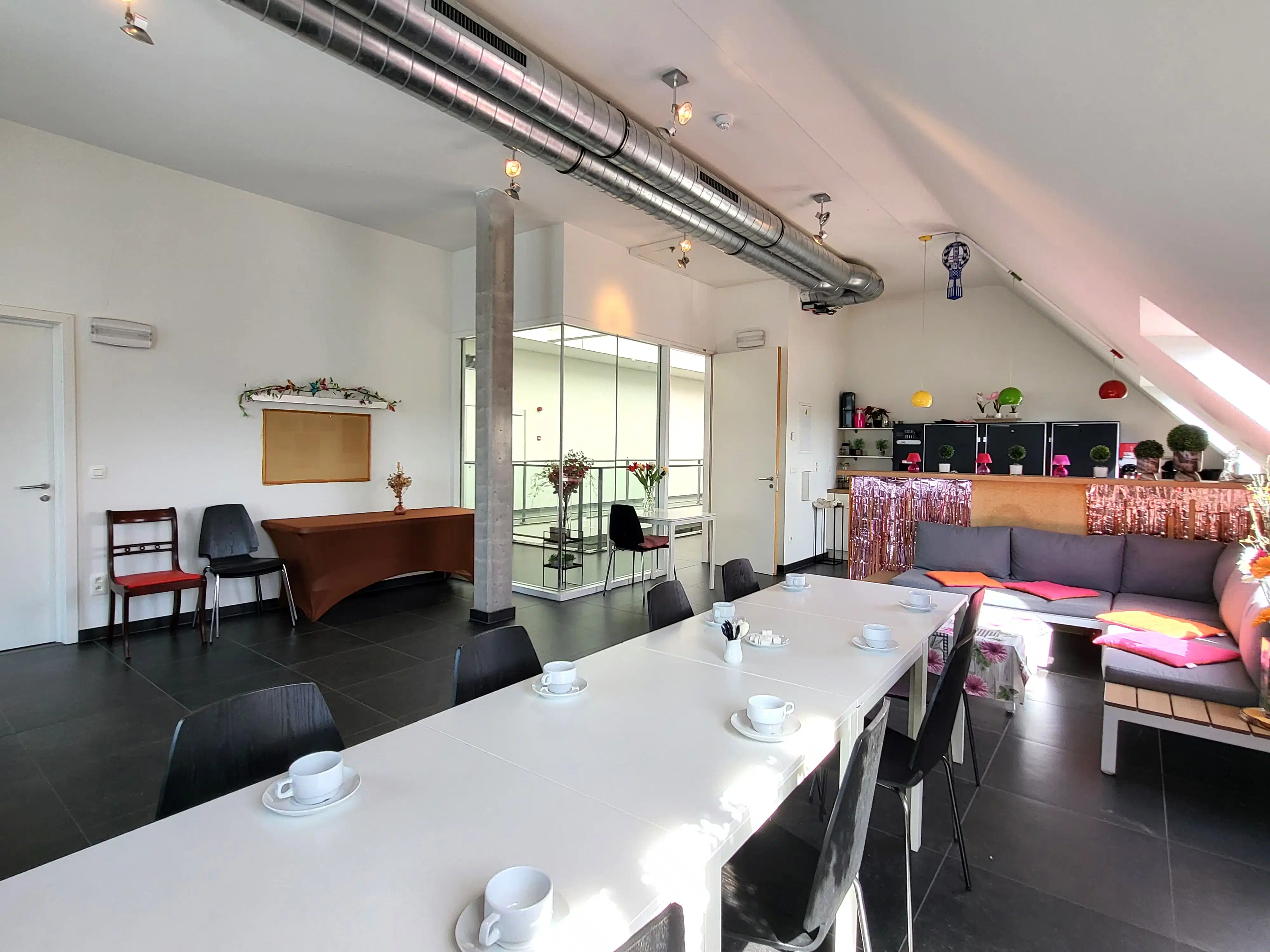 Instapklaar en energiezuinig appartement (66 m²) met zuidgerichte terrassen, ideaal gelegen in een rustige dorpsomgeving op wandelafstand van winkels, openbaar vervoer en scholen.  foto 25