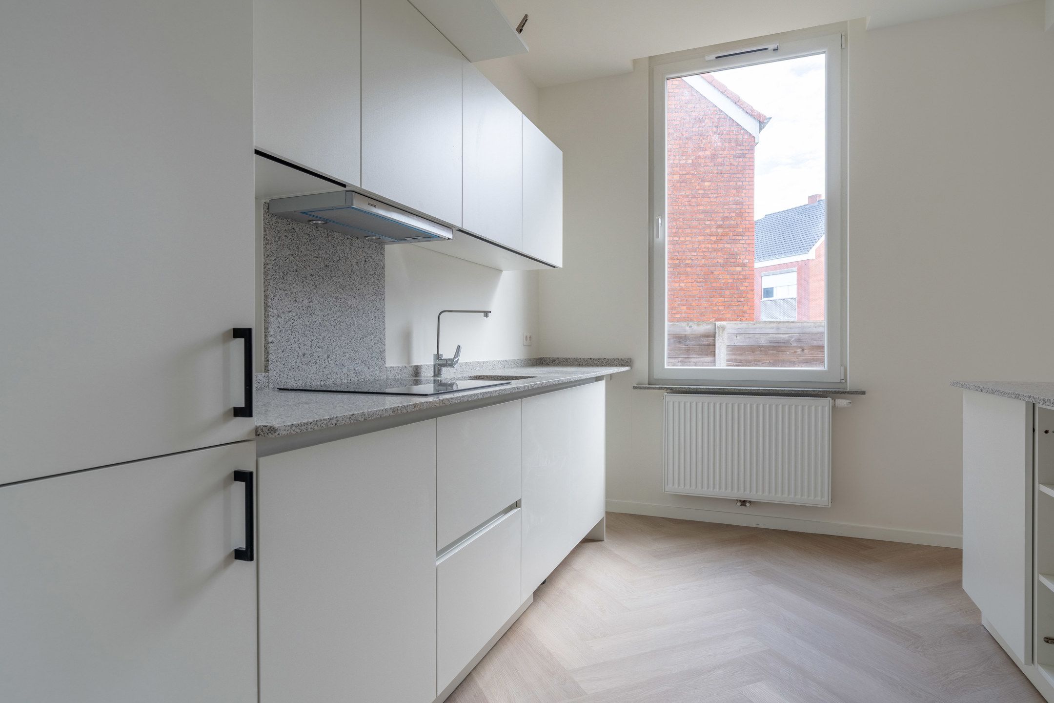 Gerenoveerde woning met 4 slaapkamers op 375m² te Arendonk. foto 10