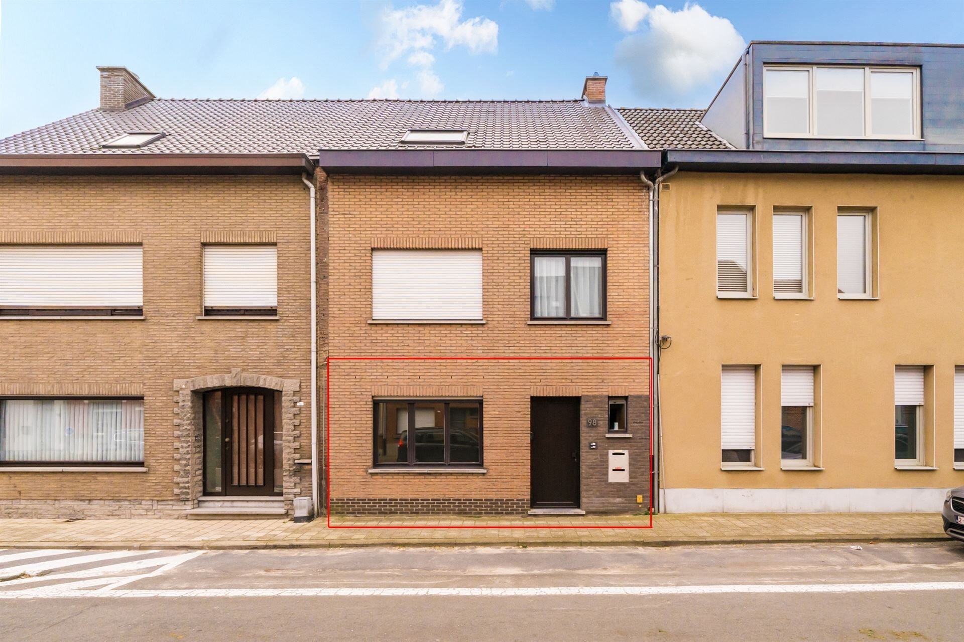 Gerenoveerd gelijkvloers appartement met 1 slpk & grote tuin foto {{pictureIndex}}