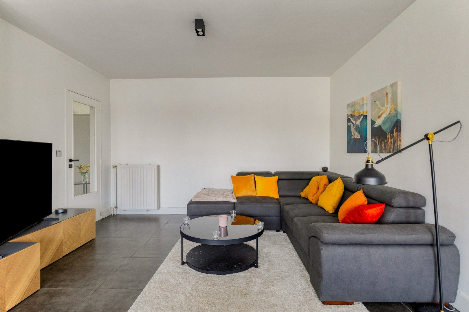 Instapklaar appartement met terras en garage in rustige woonwijk foto 3