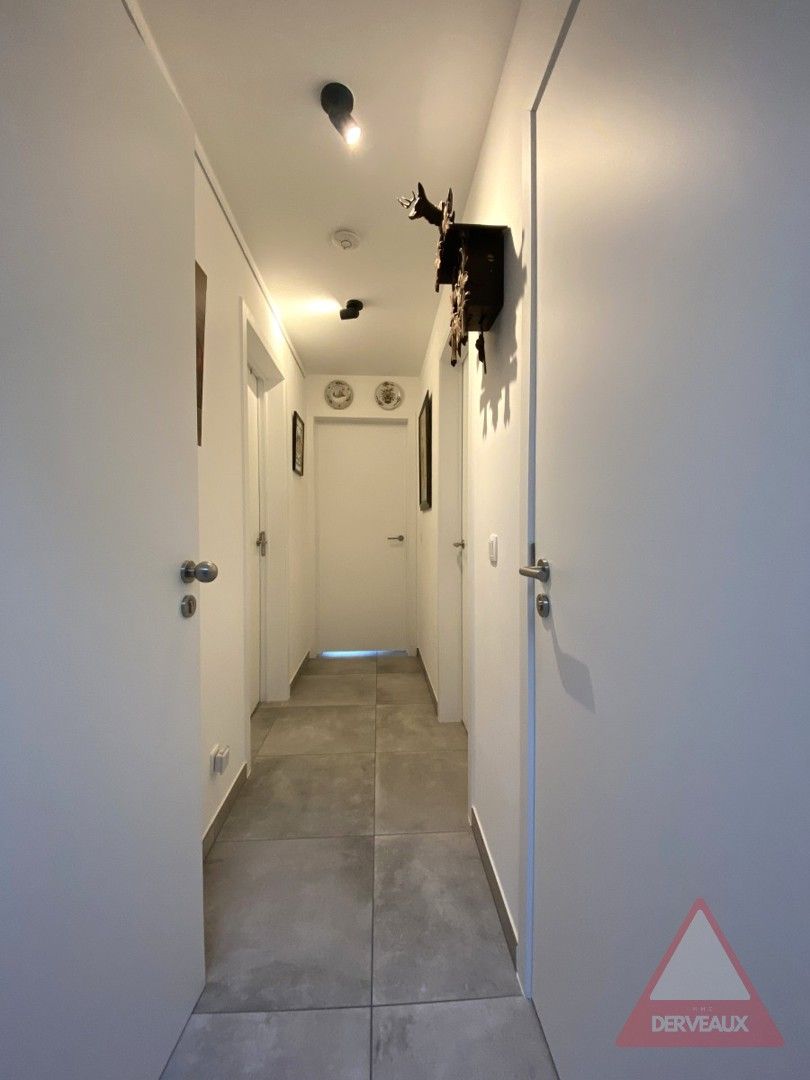 Zonnebeke – Dakappartement met terras en landelijk zicht foto 2