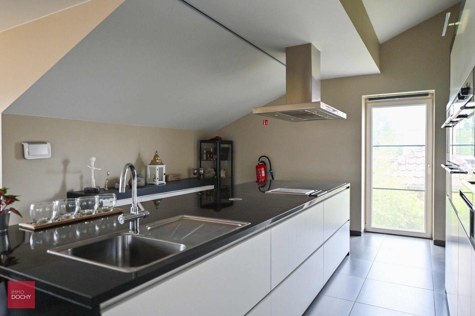 Mooie alleenstaande energiezuinige woning (A-label) met alle comfort en discretie foto 15