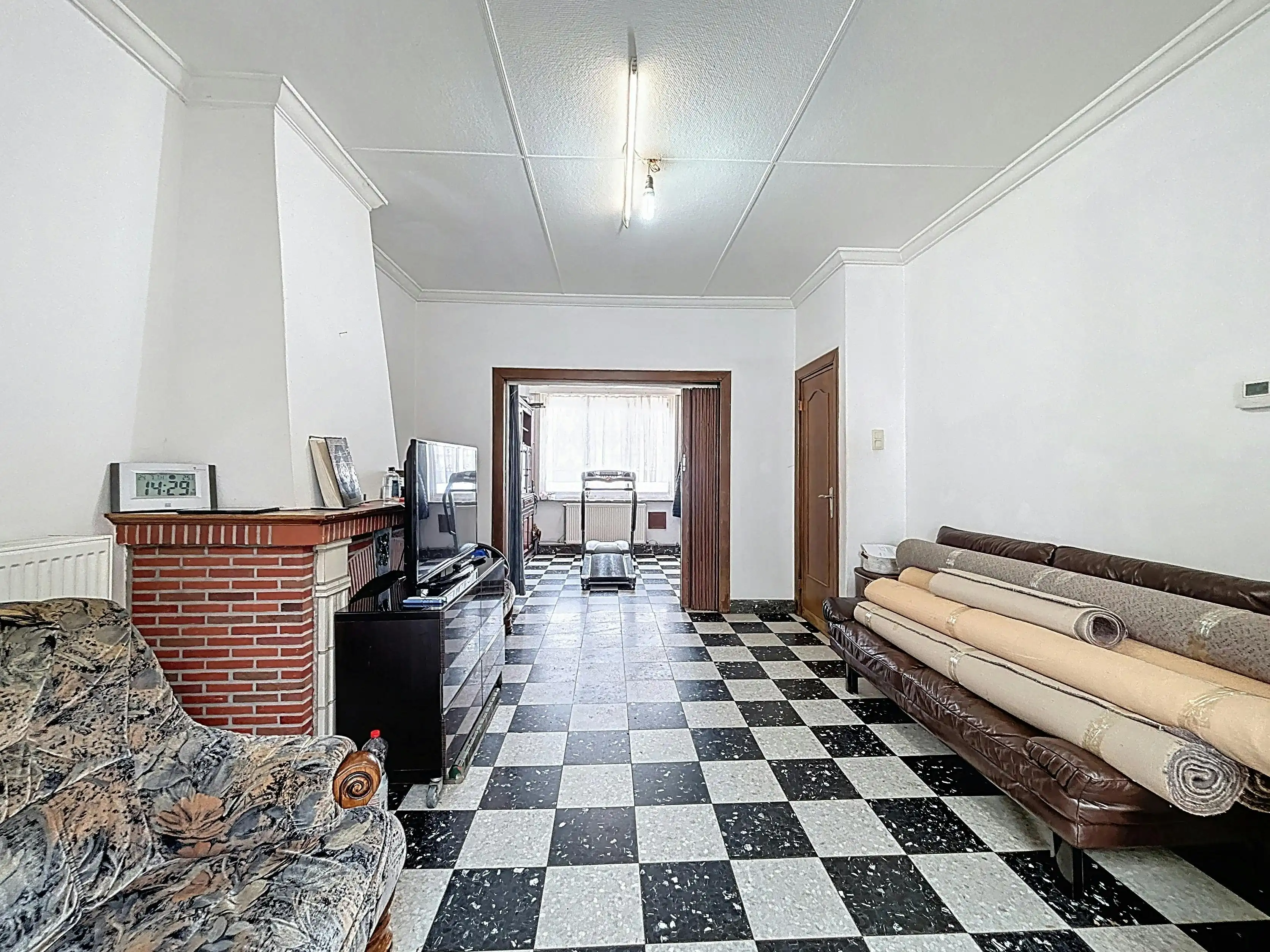 Te renoveren woning te koop in Kortrijk!  foto 2