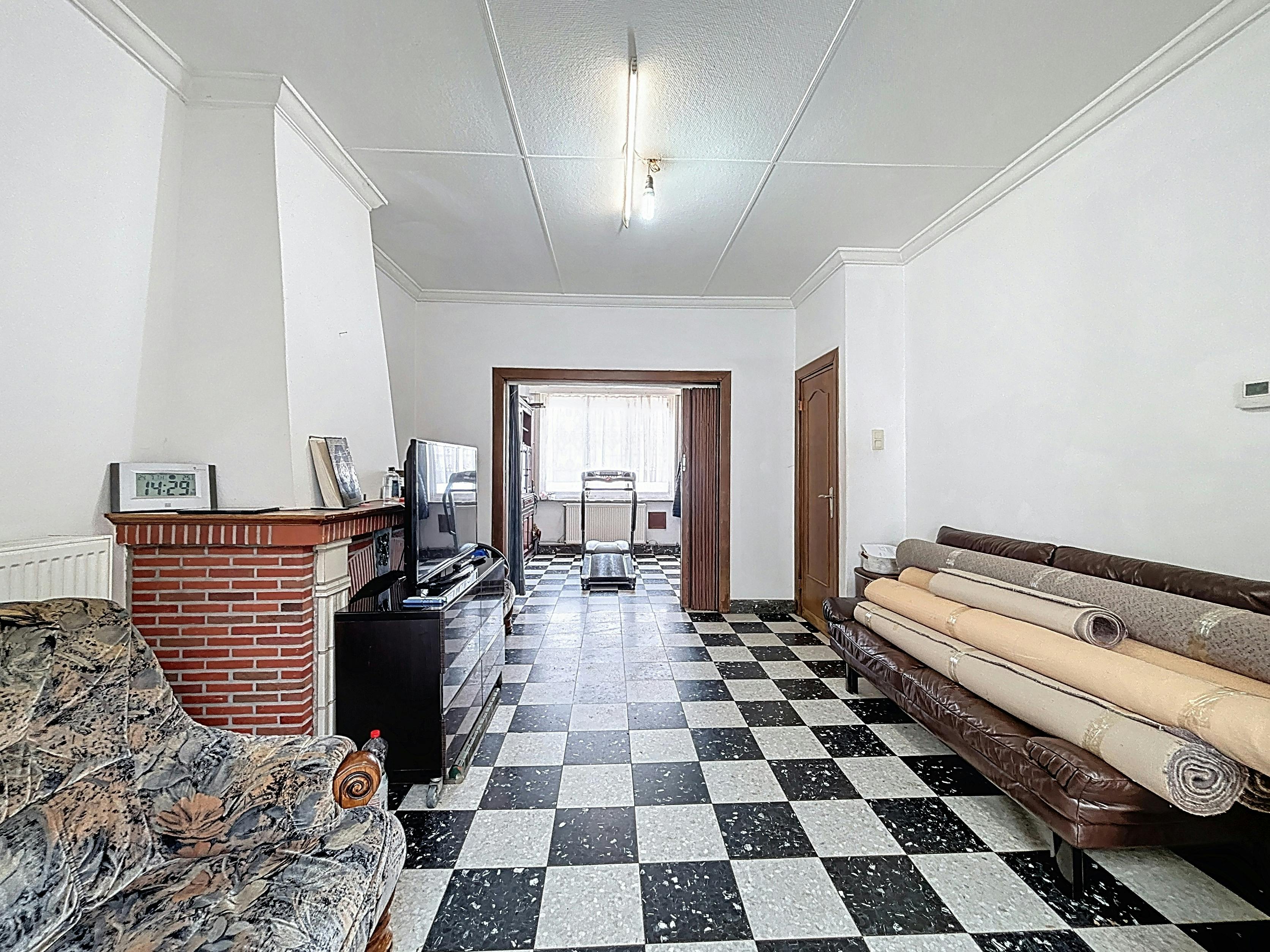 Te renoveren woning te koop in Kortrijk!  foto 3