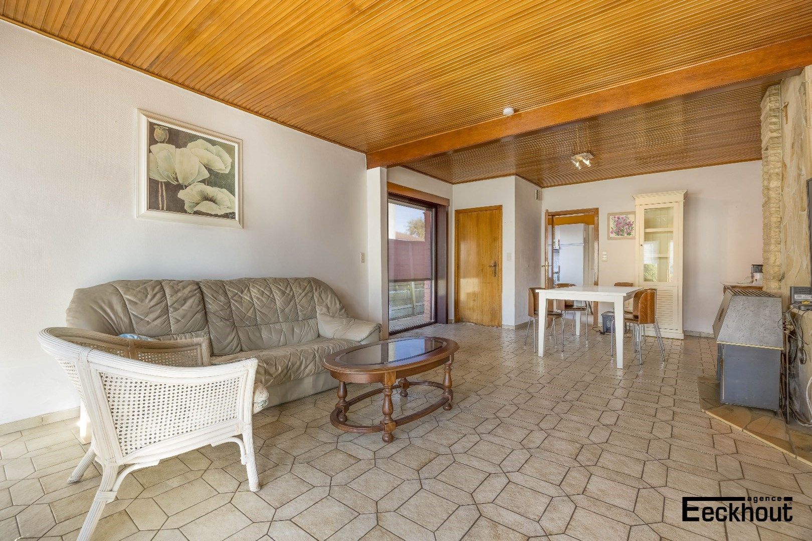 Knusse woning te Gistel met tuin, terras, garage en 3 slaapkamers foto 4