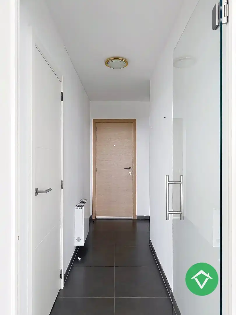 Appartement met 2 slaapkamers en ruim terras te Oostende foto 3