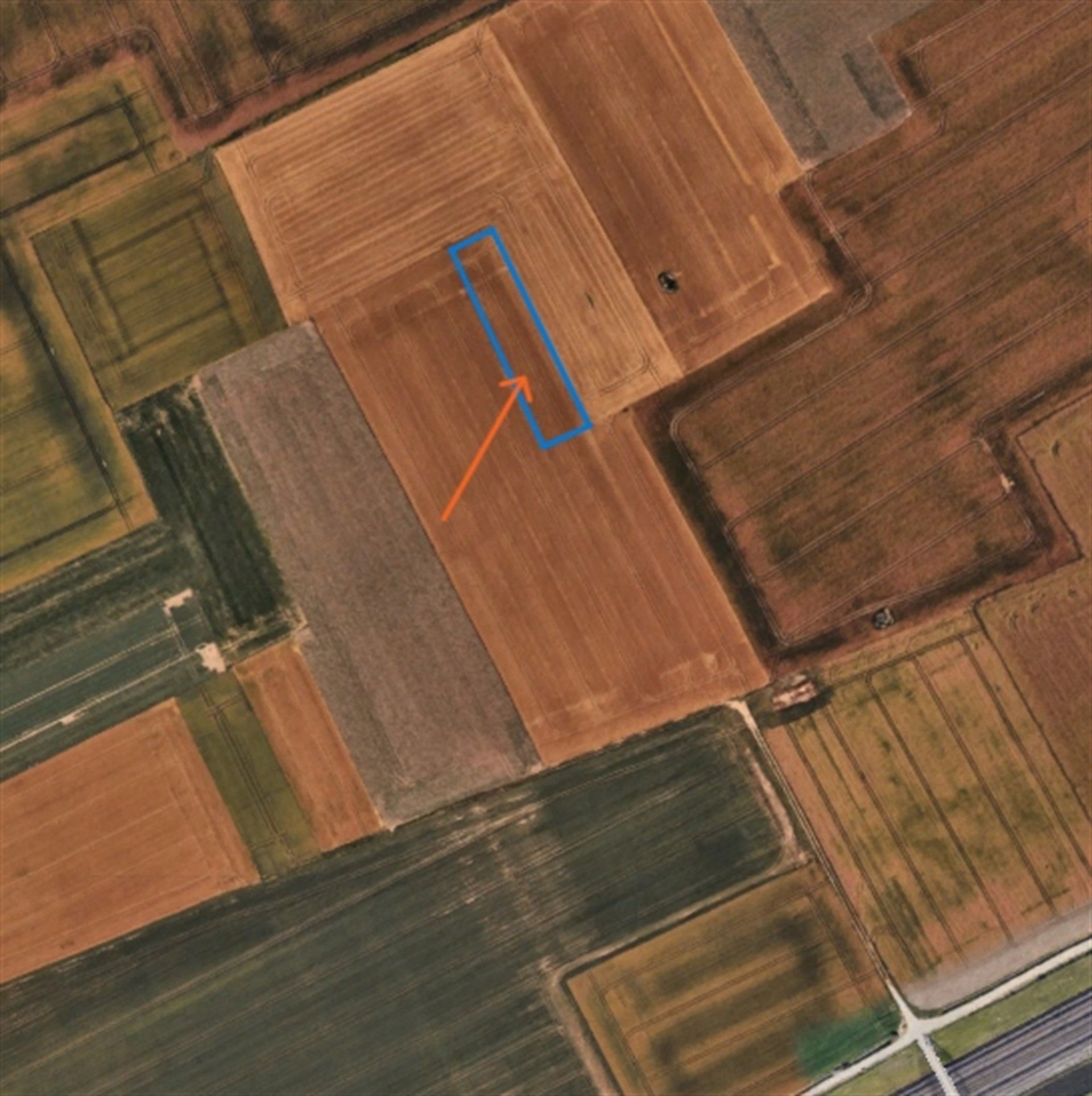 Landbouwgrond in de aanbieding!!! foto {{pictureIndex}}