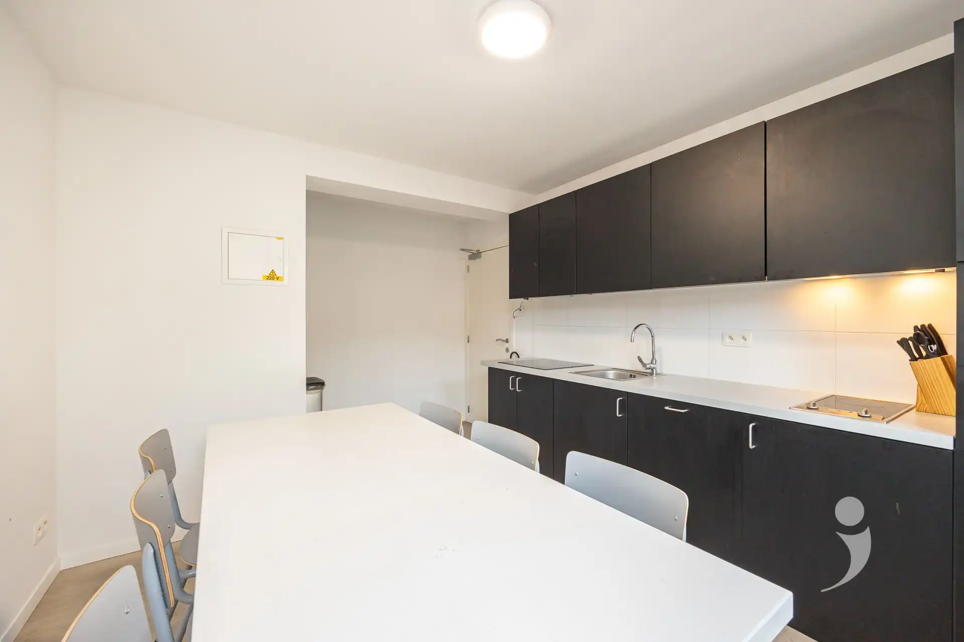 Instapklare studentenkamer in volledig gerenoveerd gebouw  foto 10