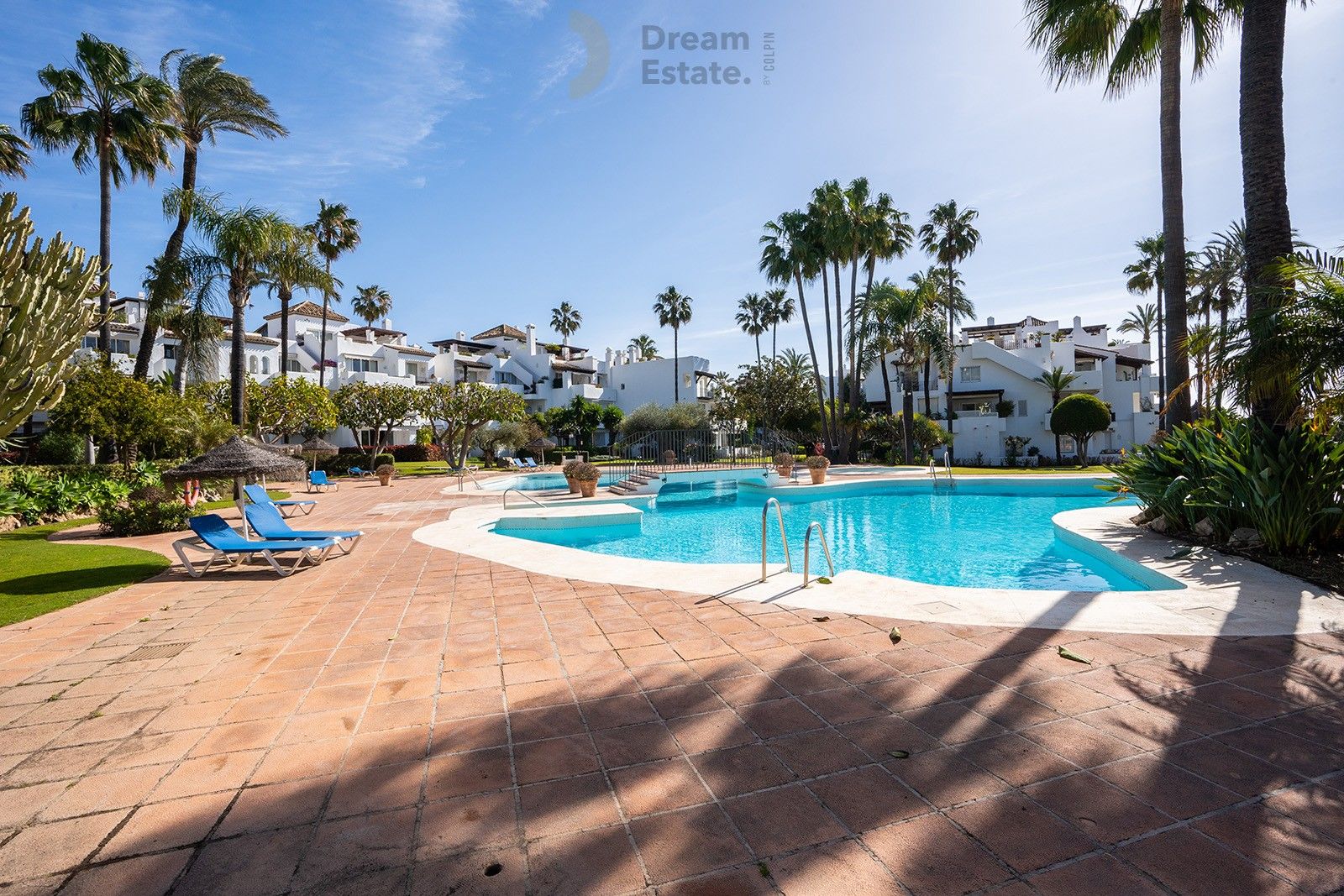 Prachtig appartement op de eerste lijn in Estepona foto 4