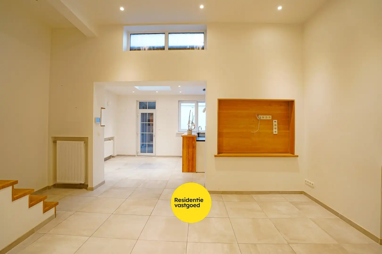 Herenhuis met handelsruimte & wellness in Nieuwpoort-Stad foto 2