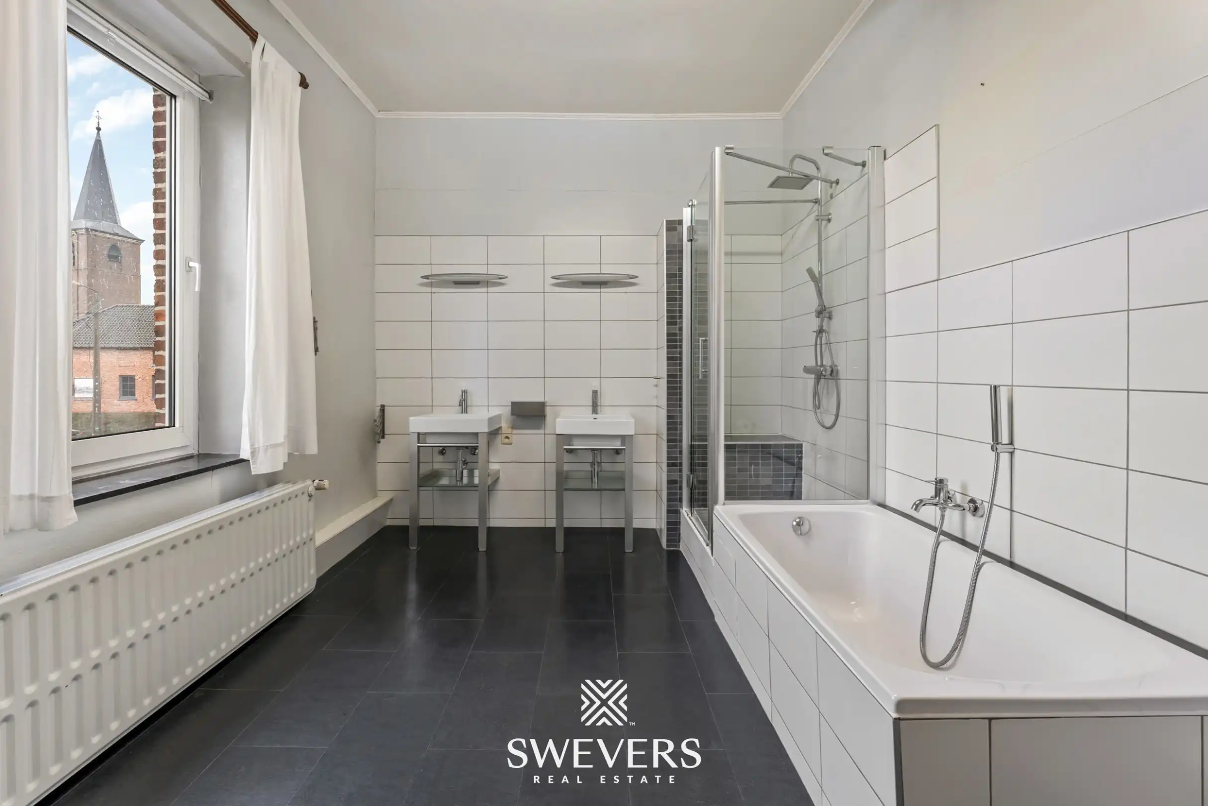 Ruime woning met uitzonderlijk zicht over de vallei te Borgloon foto 9