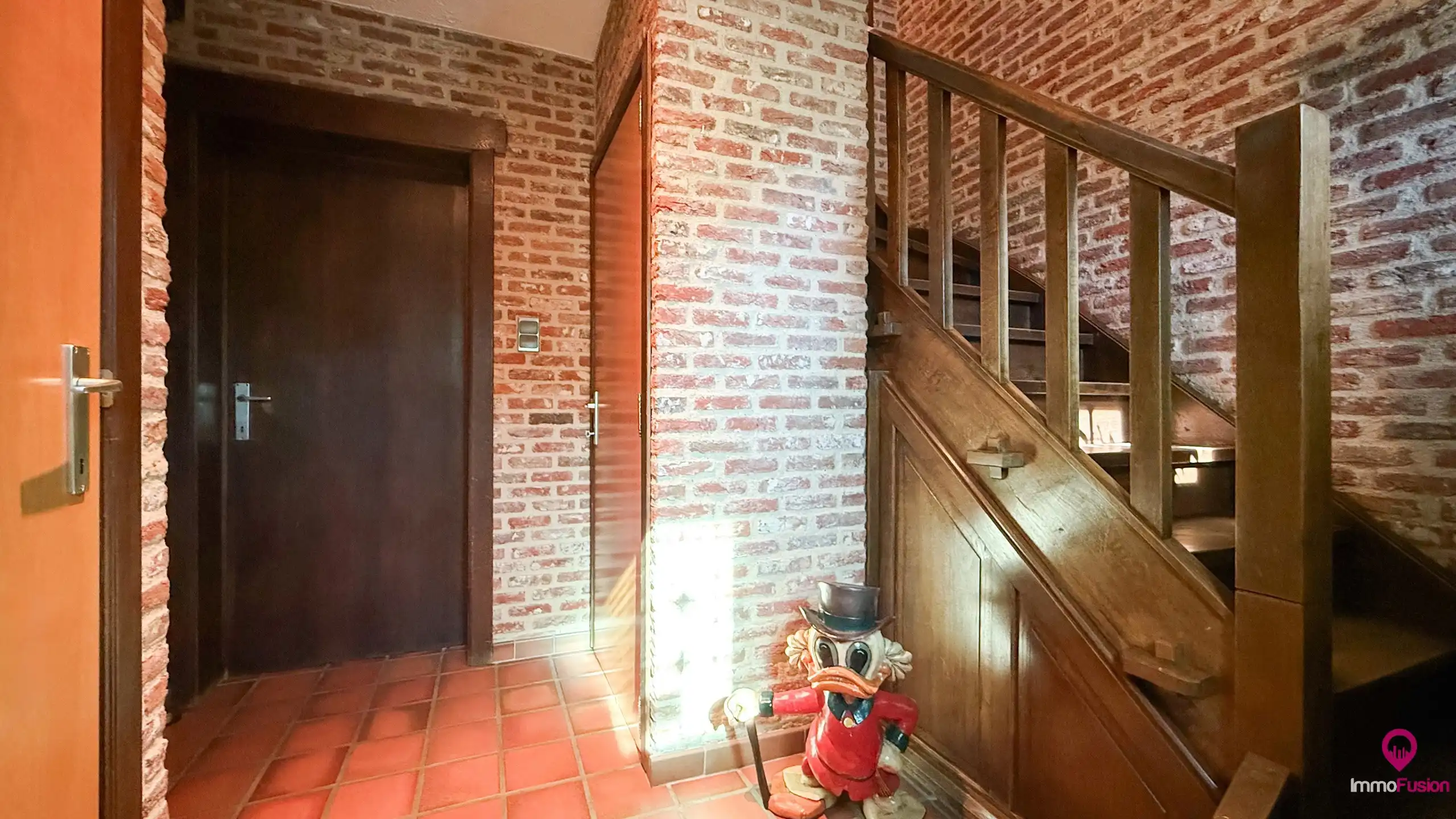 Instapklare gezinswoning met 5slpks, dubbele garage en tuin! foto 21