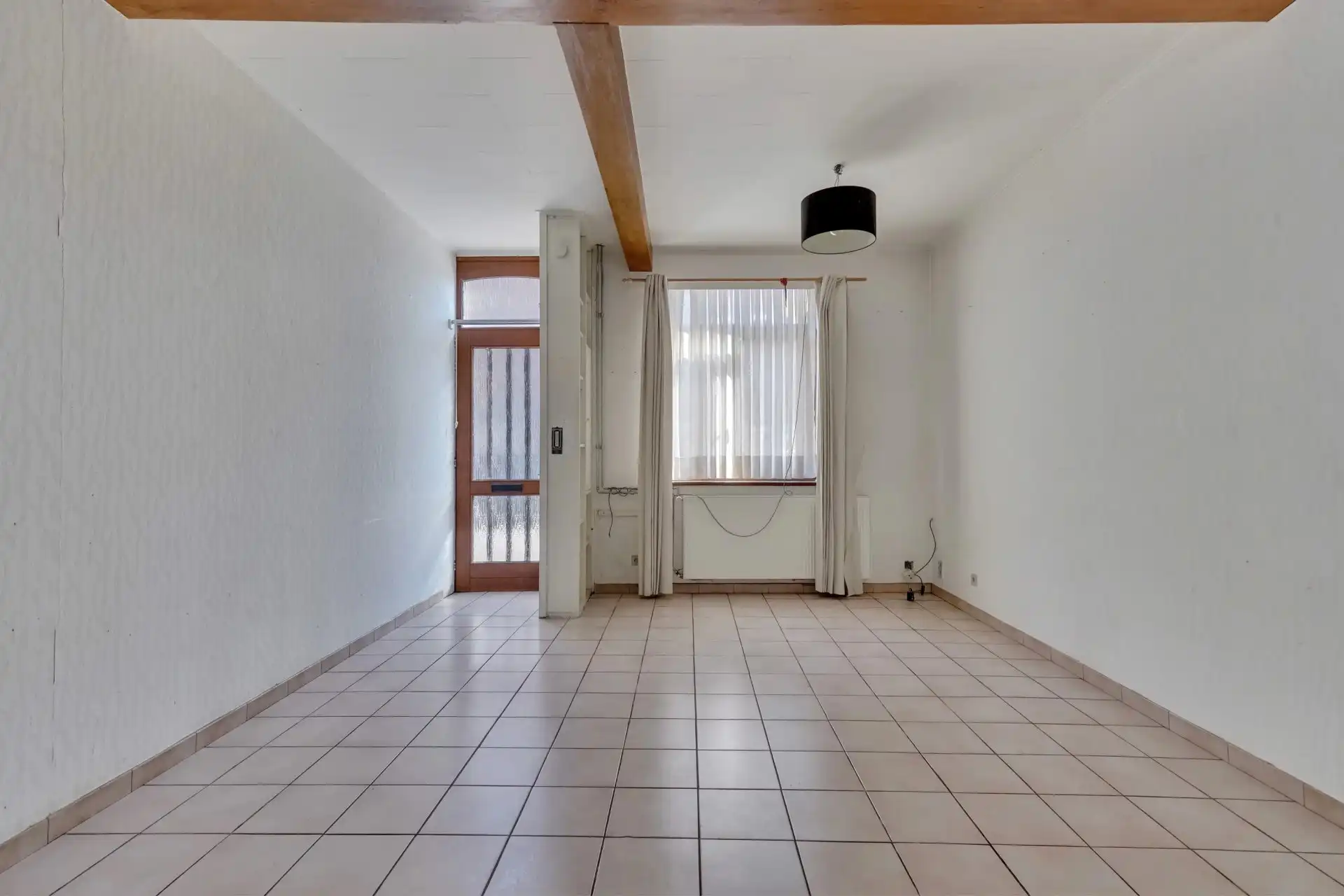 Op te knappen stadwoning op goede locatie foto 5