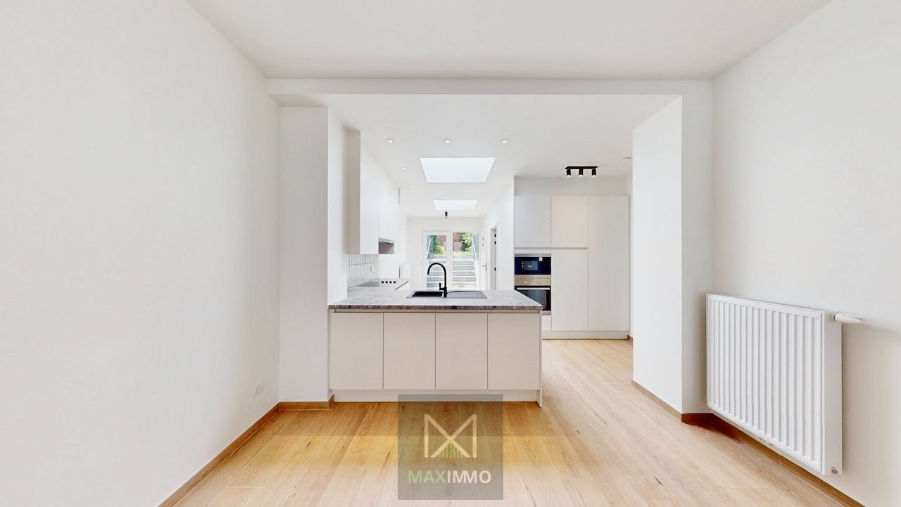 🏡 Instapklare & volledig gerenoveerde woning met 4 slaapkamers en zonnige tuin te koop in Lauwe – EPC B foto 6