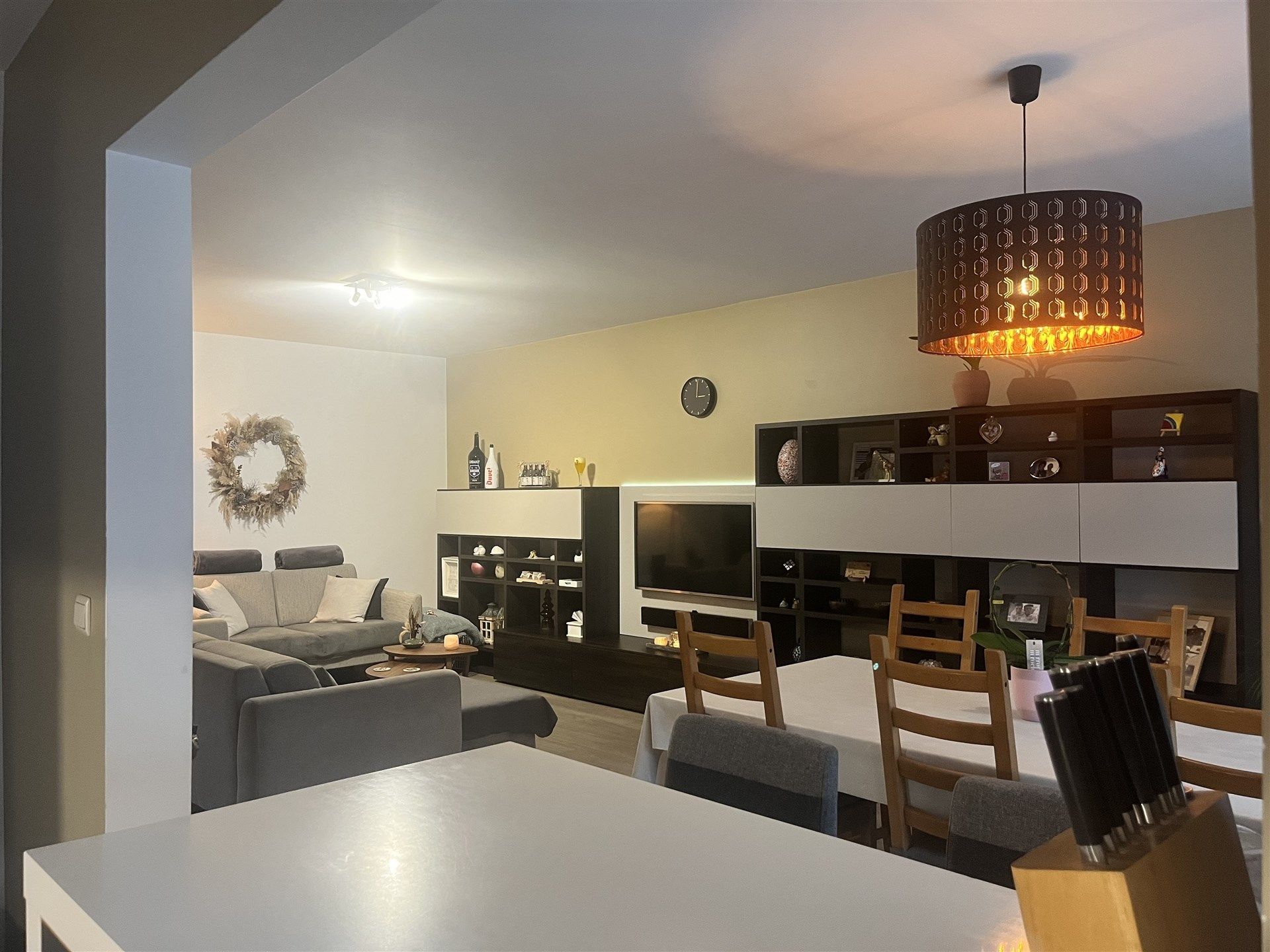 Ruim gelijkvloers 3 slpk-appartement met tuin én garagebox! foto 3