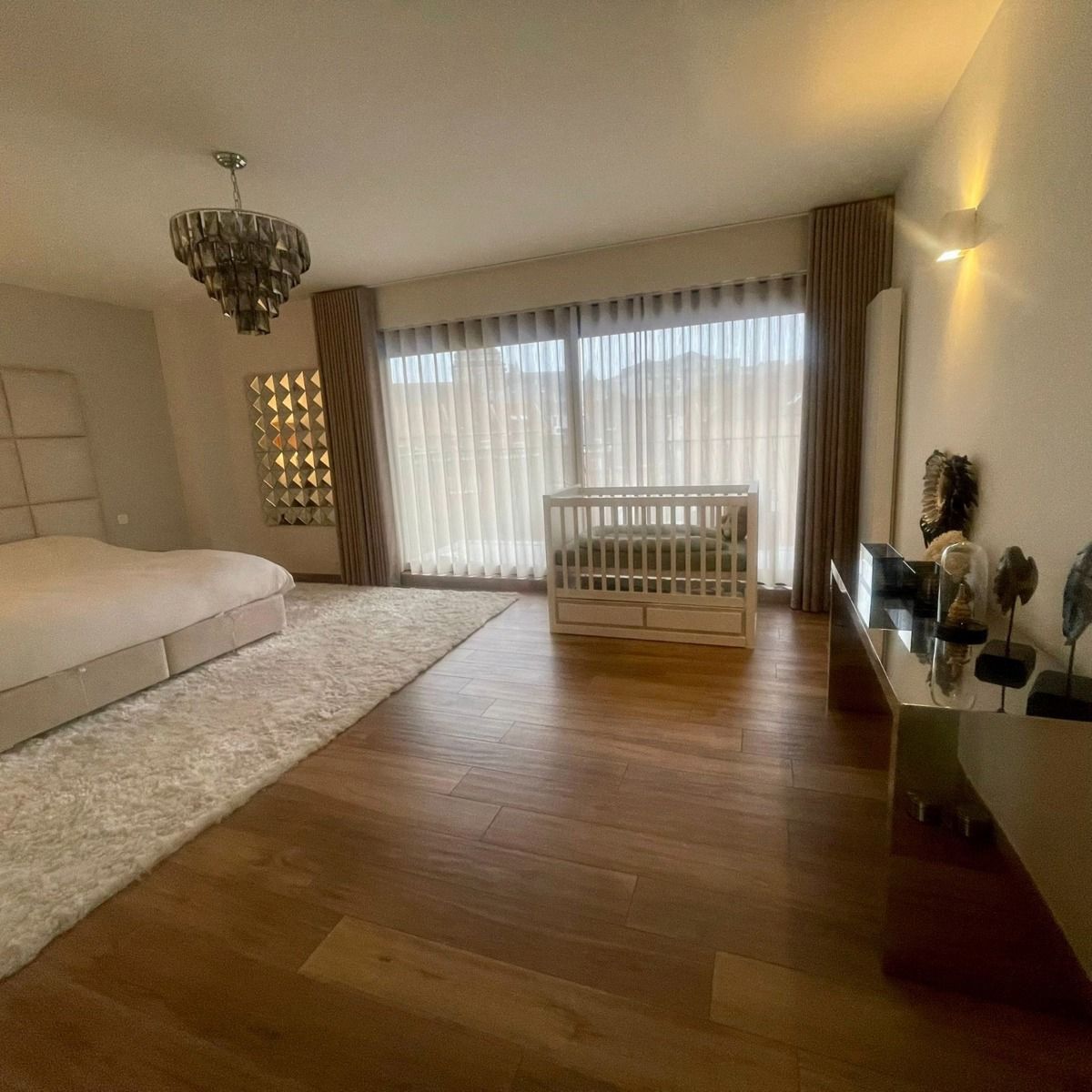 Luxe appartement (206m2) met 4 slaapkamers foto 20