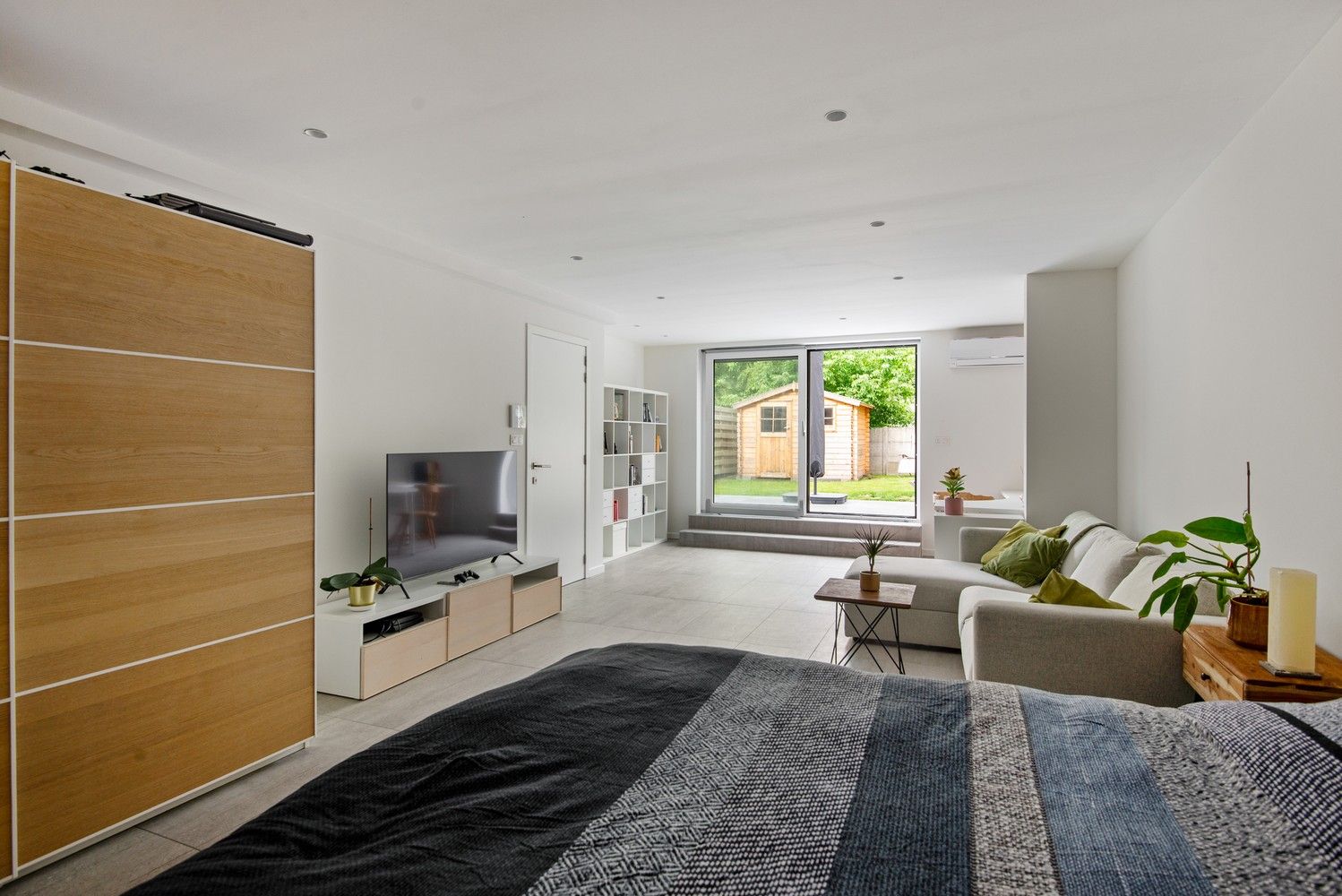 Ruime kangroewoning met 6 slaapkamers en 3 badkamers nabij het Steytelickpark te Wilrijk. foto 3