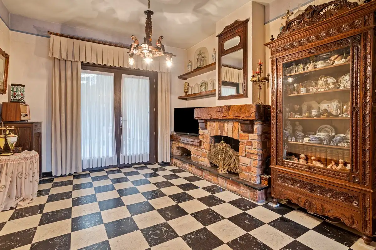 Te renoveren, ruime woning op 427 m2! foto 7
